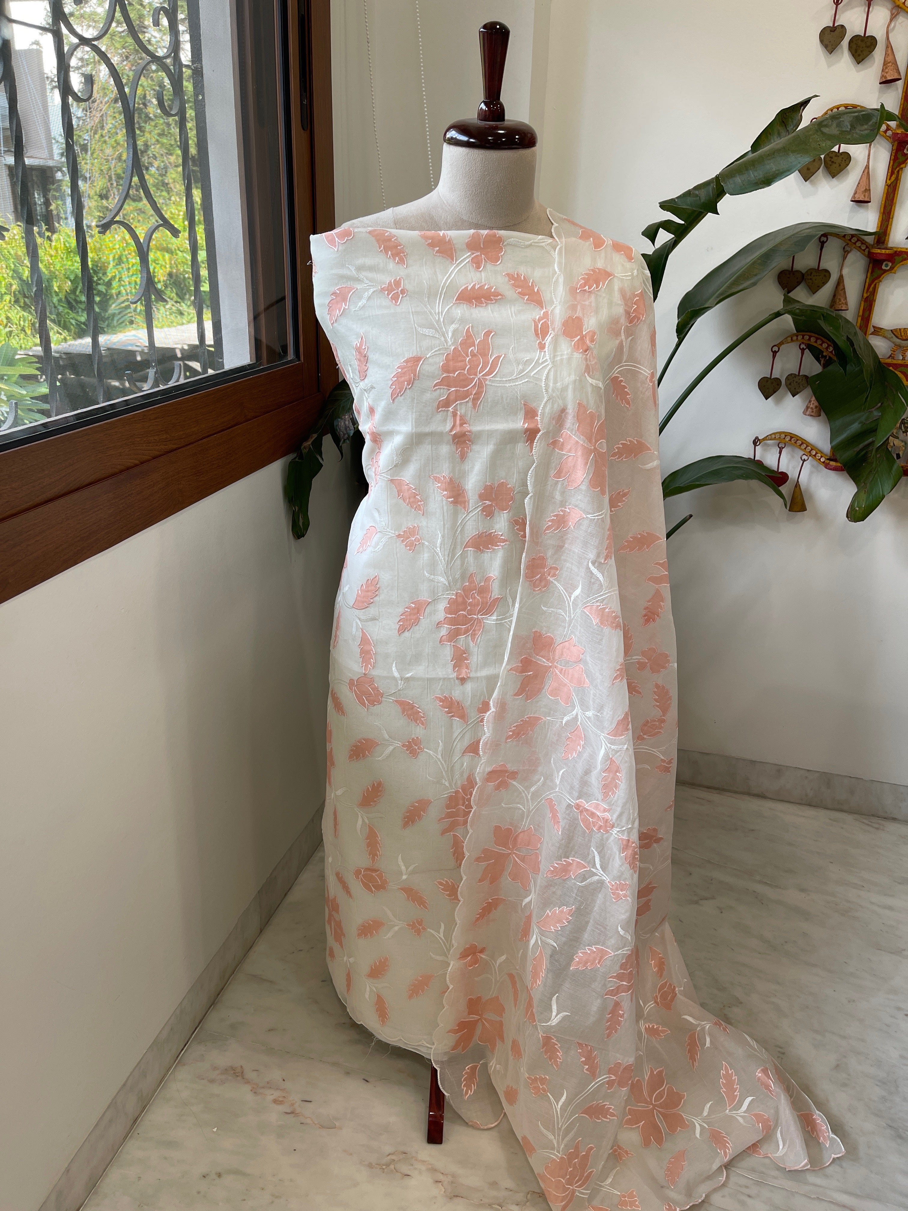⁠Off white, Peach Applique Jaal Dupatta Suit Set in Chanderi - Masakalee