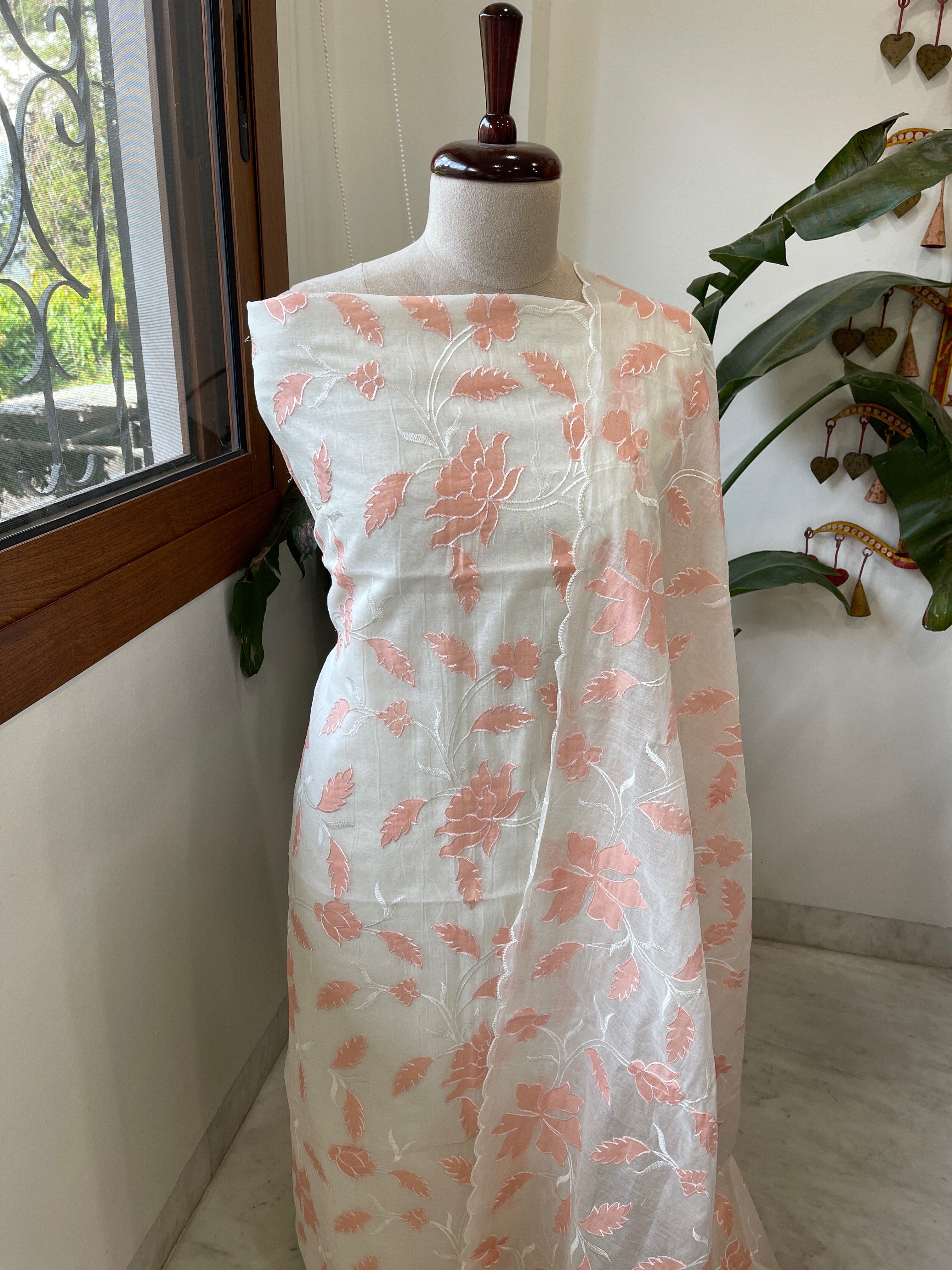 ⁠Off white, Peach Applique Jaal Dupatta Suit Set in Chanderi - Masakalee