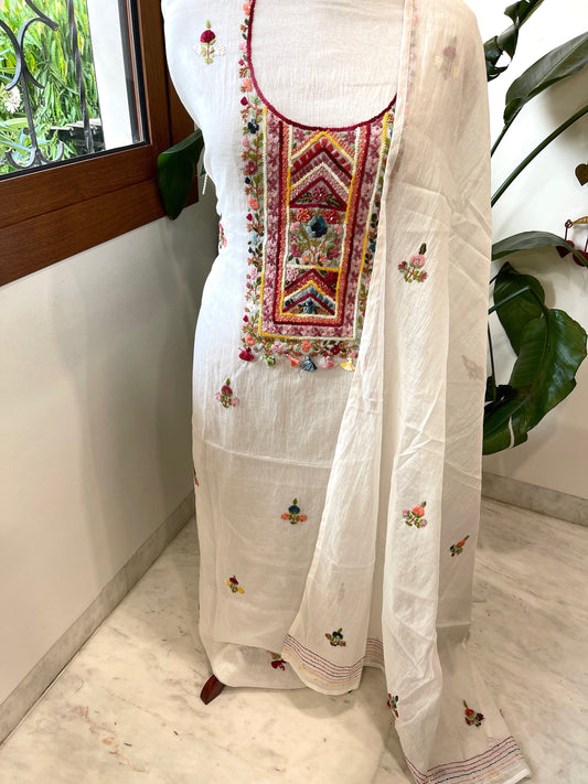 Off - White Suit Set with Hand Embroidery in Mul Cotton - Masakalee