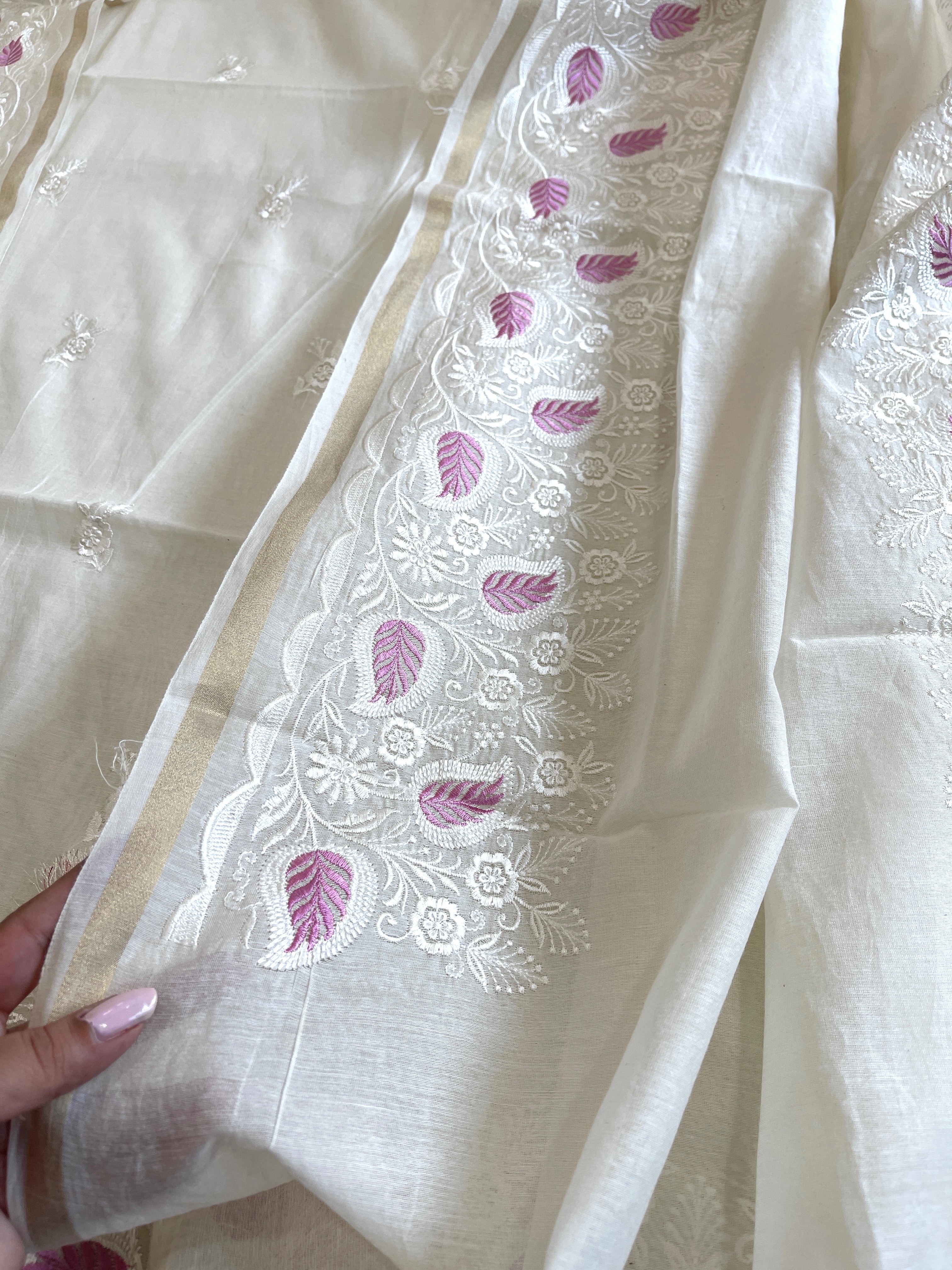 Off - White Suit Set with Thread Embroidery in Mul Chanderi - Masakalee