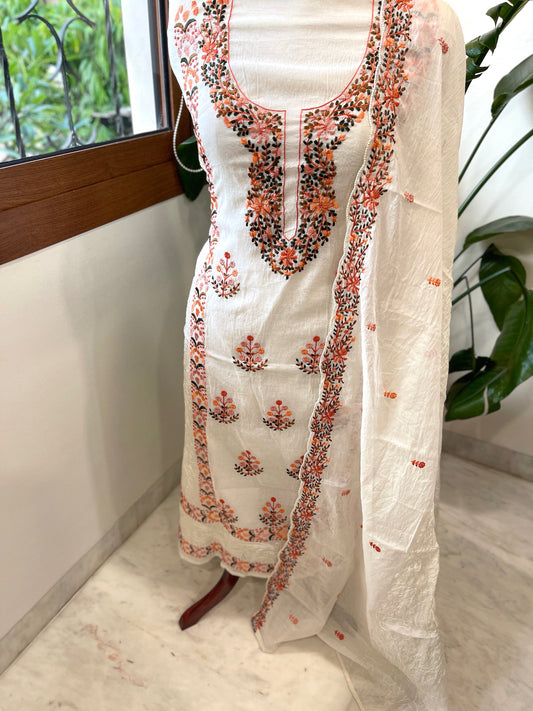 Off - White Suit Set with Thread Embroidery in Mul Chanderi - Masakalee