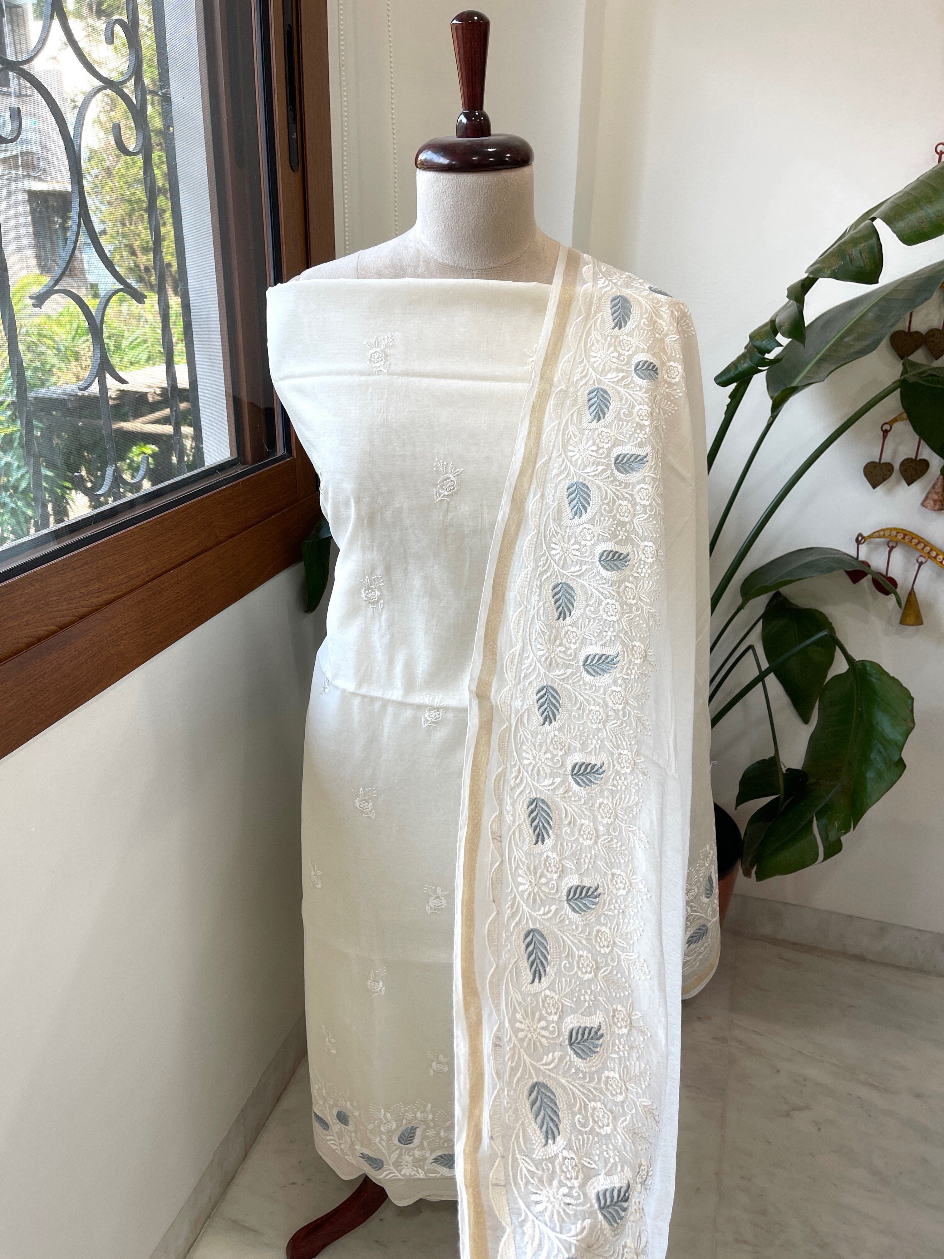 Off - White Suit Set with Thread Embroidery in Mul Chanderi - Masakalee