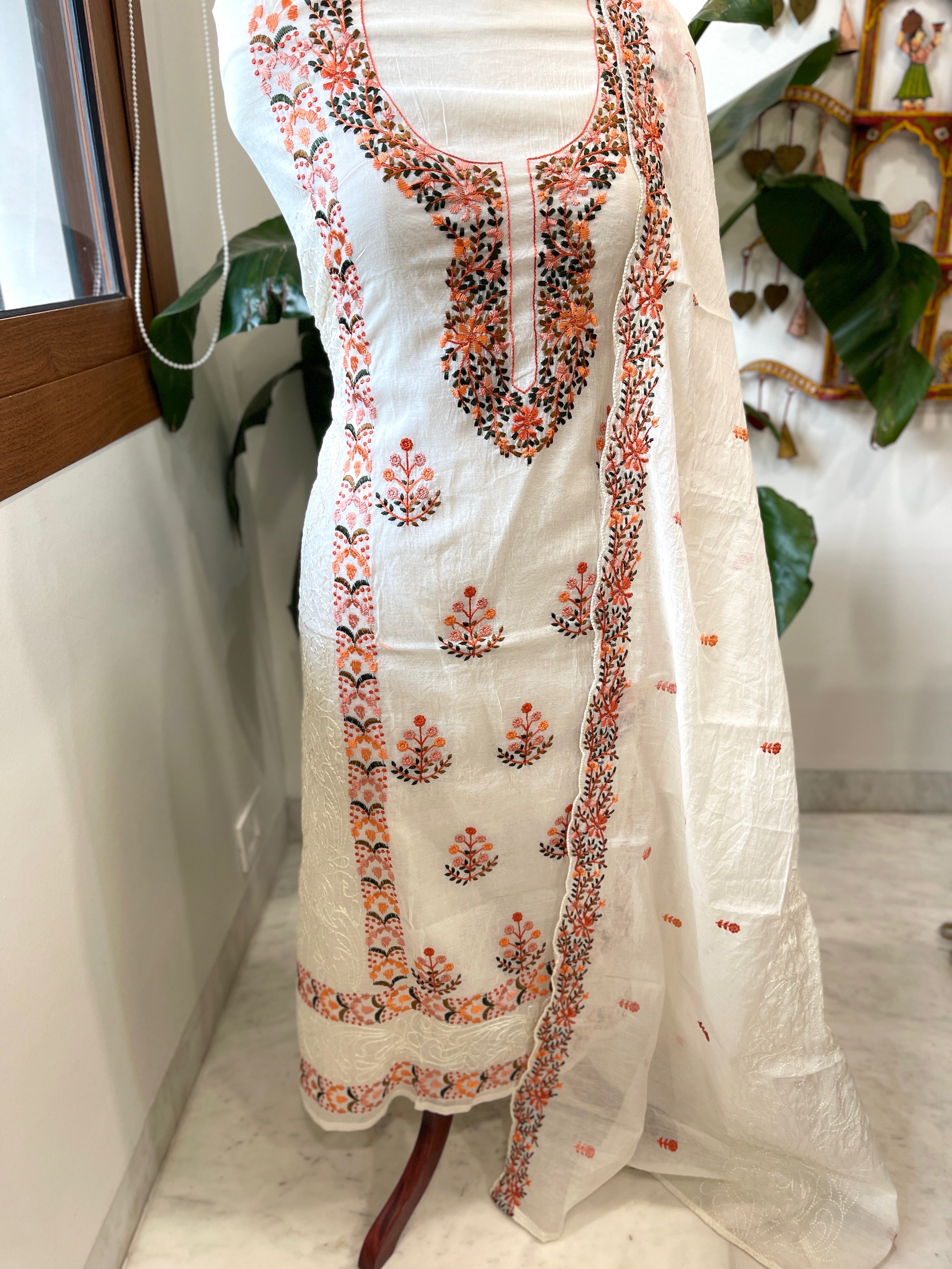 Off - White Suit Set with Thread Embroidery in Mul Chanderi - Masakalee