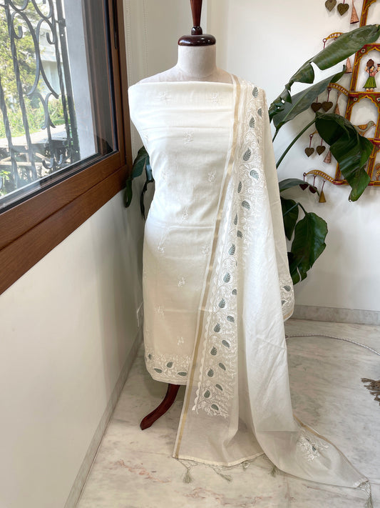 Off - White Suit Set with Thread Embroidery in Mul Chanderi - Masakalee