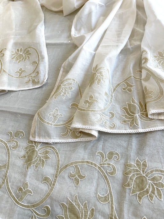 Off White Tissue Applique Suit Set in Mul Chanderi - Masakalee