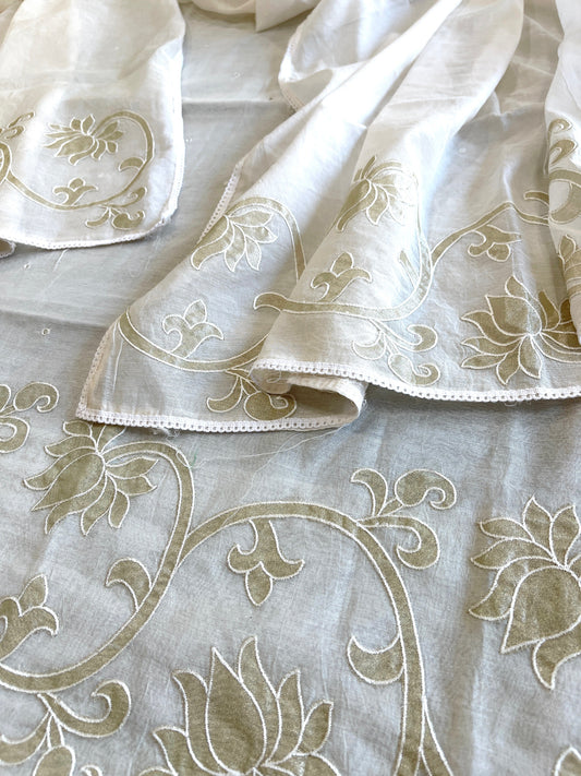 Off White Tissue Applique Suit Set in Mul Chanderi - Masakalee