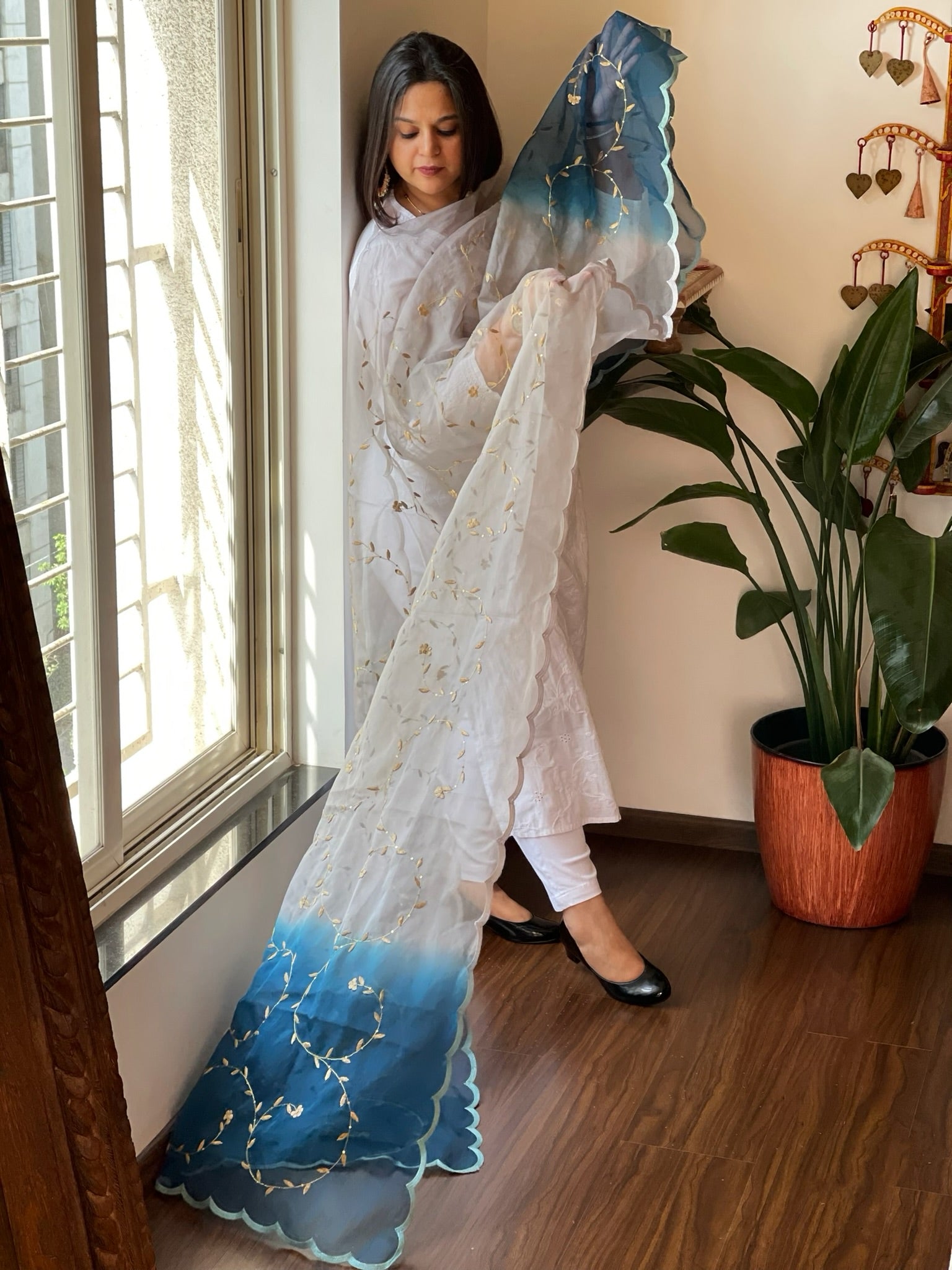 Organza dupatta with Tissue Applique and Sequin Handwork - Masakalee