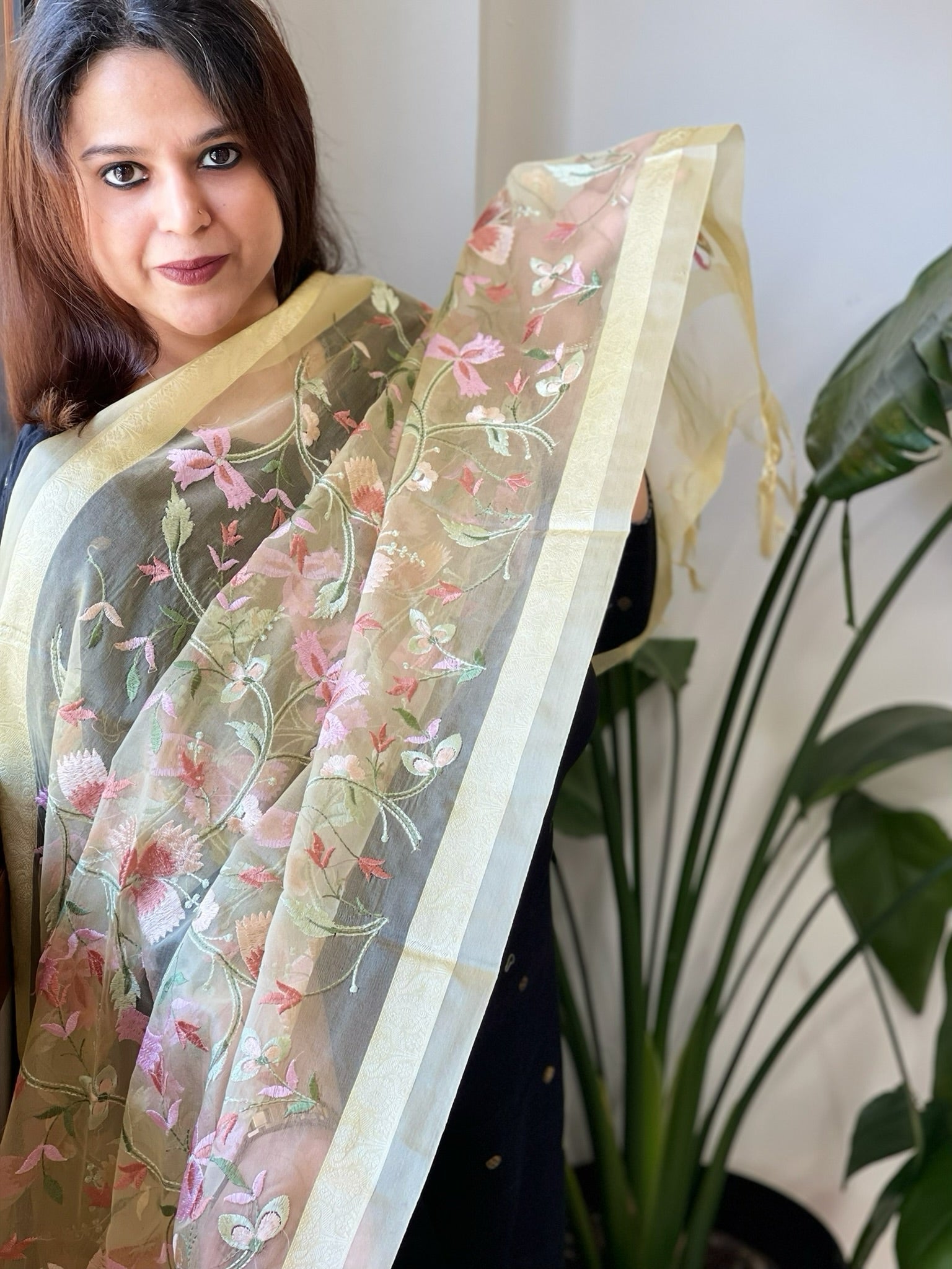Pale Yellow Organza Dupatta with thread embroidery - Masakalee