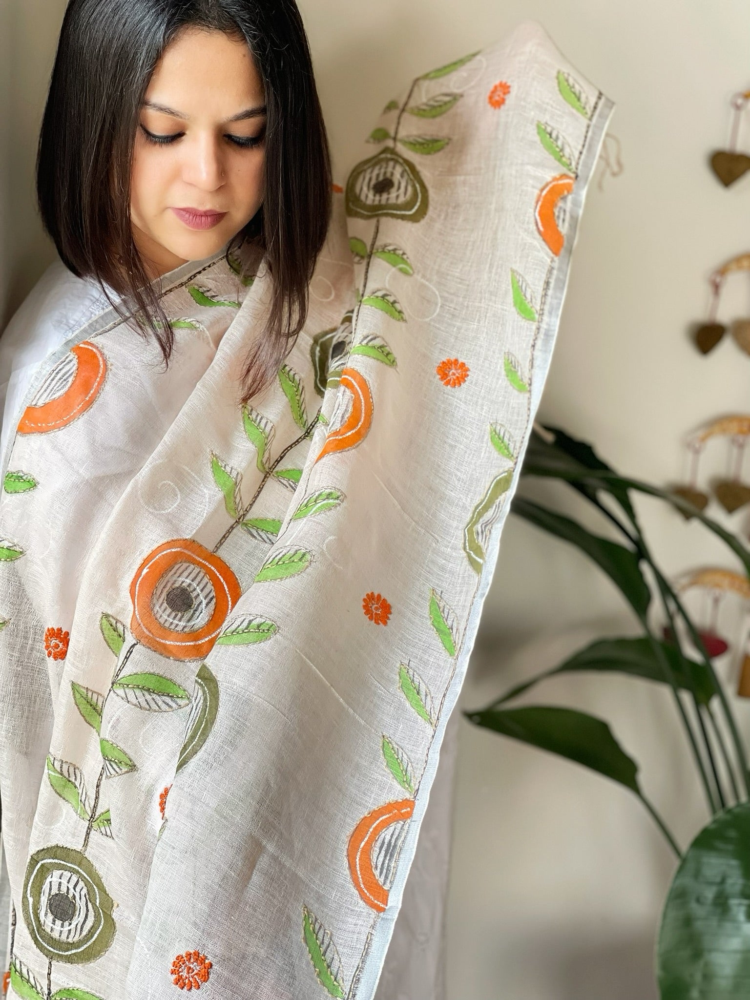 Peach Handpainted Dupatta with Kantha Stitch Handwork in Linen - Masakalee