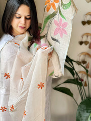 Peach Handpainted Dupatta with Kantha Stitch Handwork in Linen - Masakalee