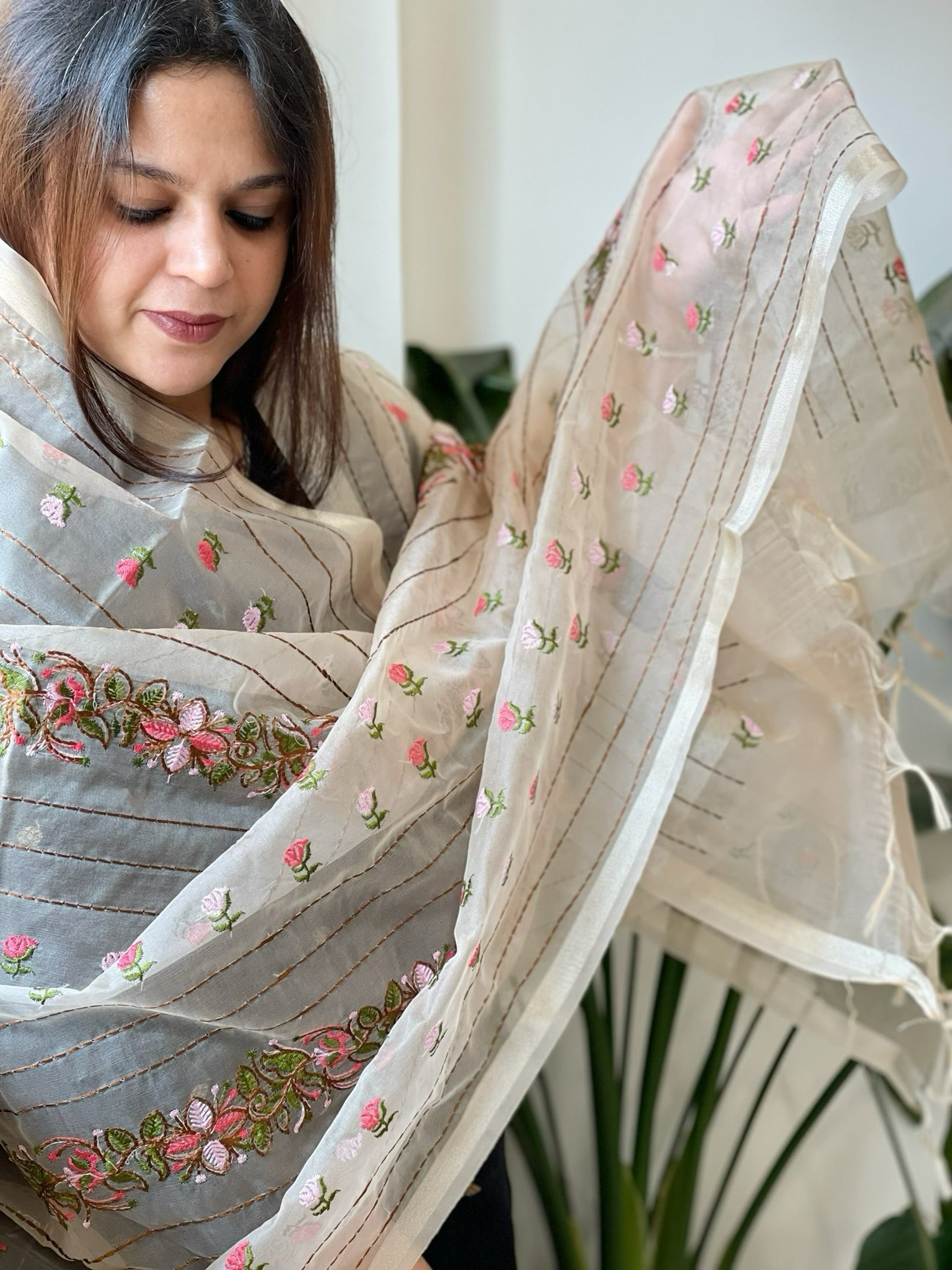 Peach Organza Dupatta with Thread Embroidery - Masakalee