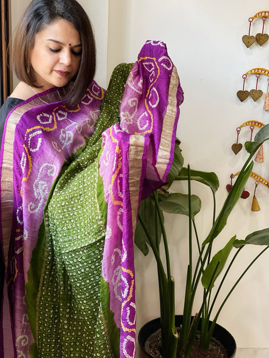 Pink, Green Handmade Bandhani Dupatta on Pure Silk - Masakalee