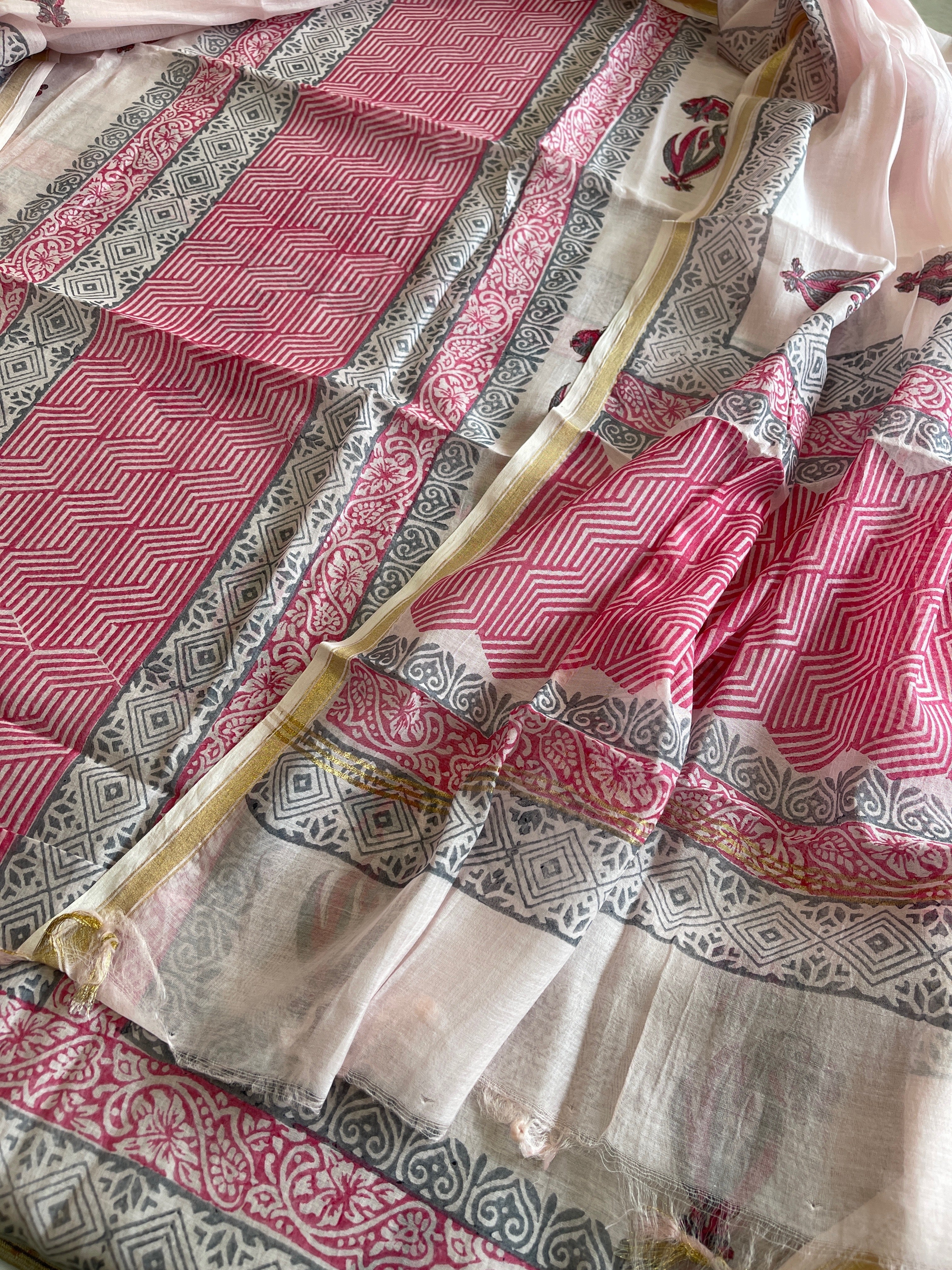 Pink Handblock Printed Suit Set in Mul Cotton - Masakalee