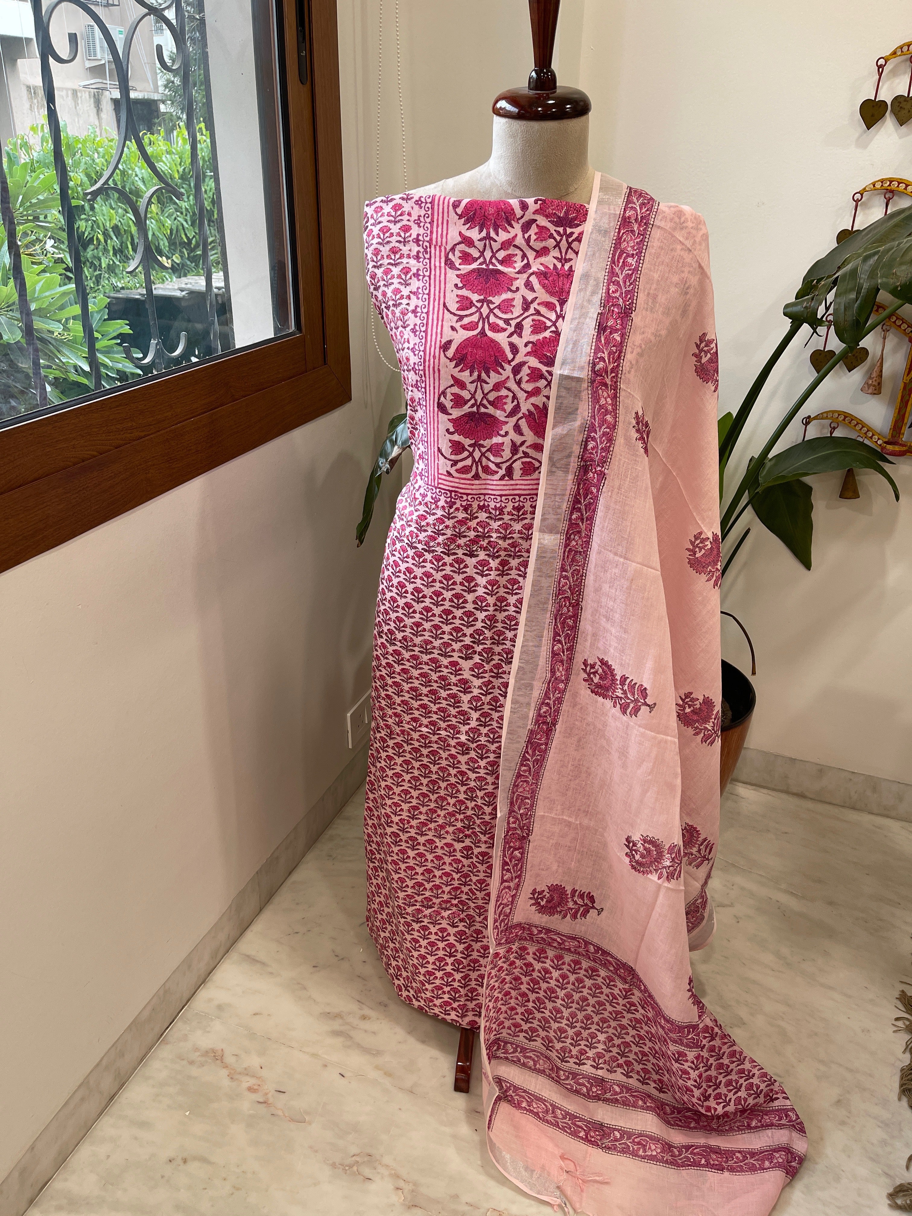 Pink Handblock Printed Suit Set in Pure Linen - Masakalee