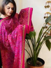 Pink Handmade Reverse Nakshi Kantha Dupatta in Silk - Masakalee