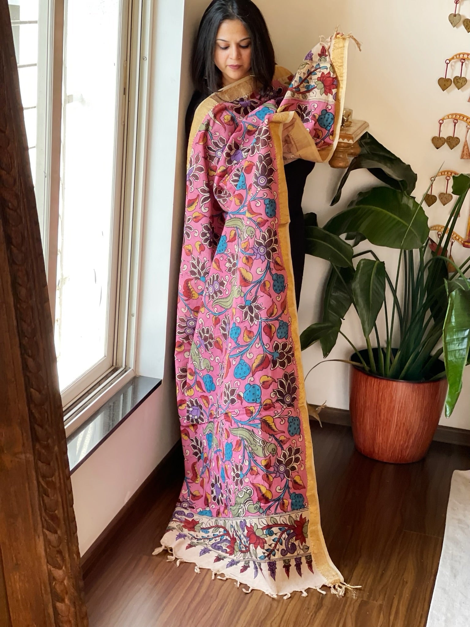 Pink Handpainted Kalamkari Dupatta in Cotton - Masakalee