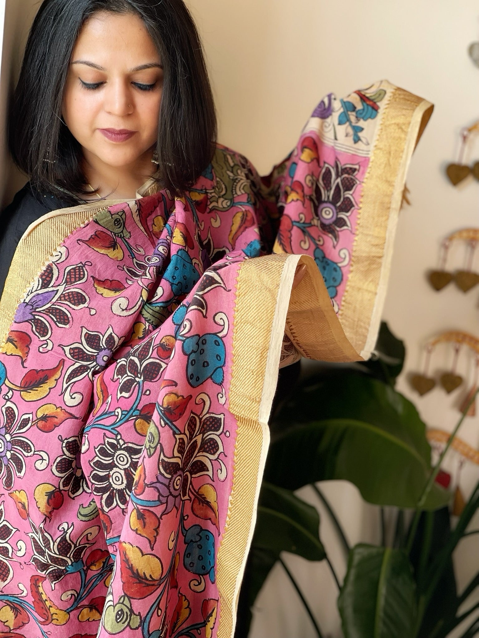 Pink Handpainted Kalamkari Dupatta in Cotton - Masakalee