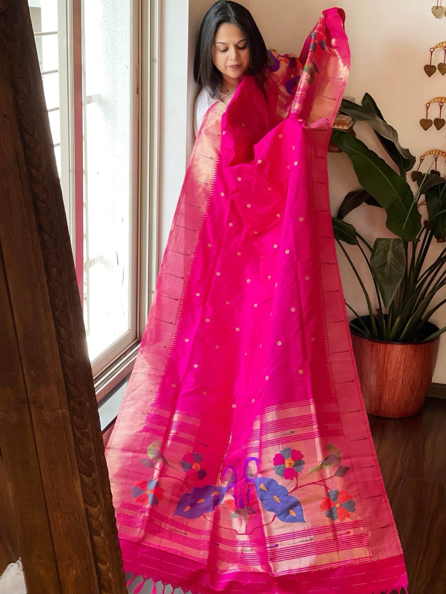 Pink Handwoven Paithani Dupatta in Pure Silk - Masakalee