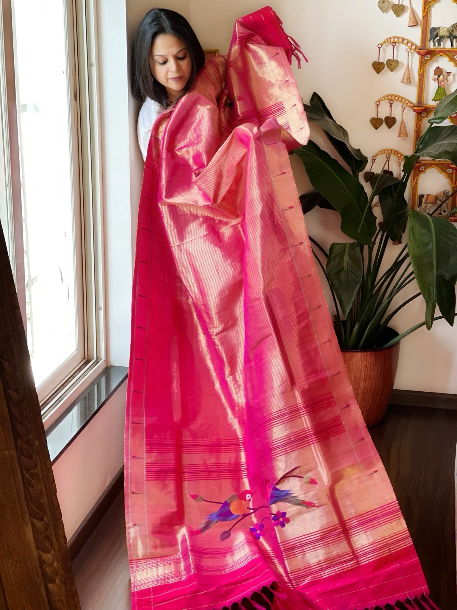 Pink Handwoven Paithani Dupatta in Pure Silk - Masakalee