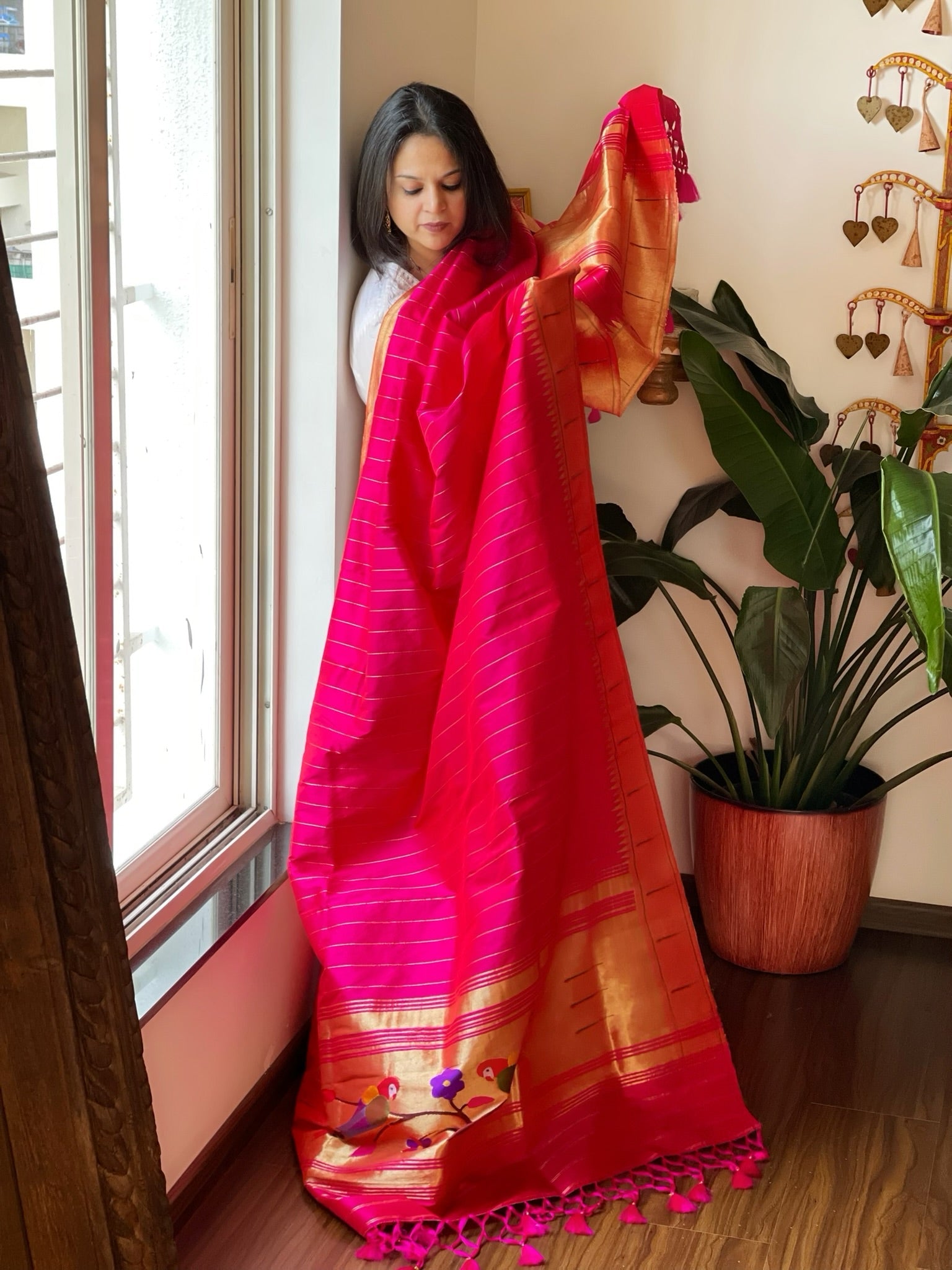 Pink Handwoven Paithani Dupatta in Pure Silk - Masakalee