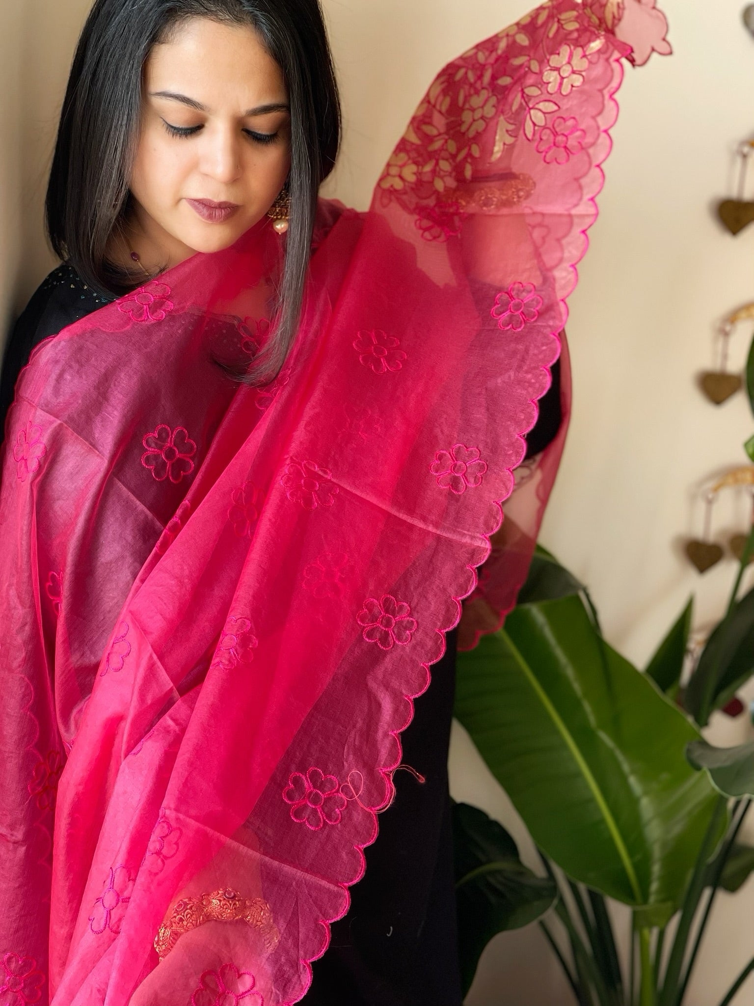 Pink Organza dupatta with Applique Work - Masakalee