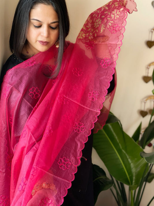 Pink Organza dupatta with Applique Work - Masakalee