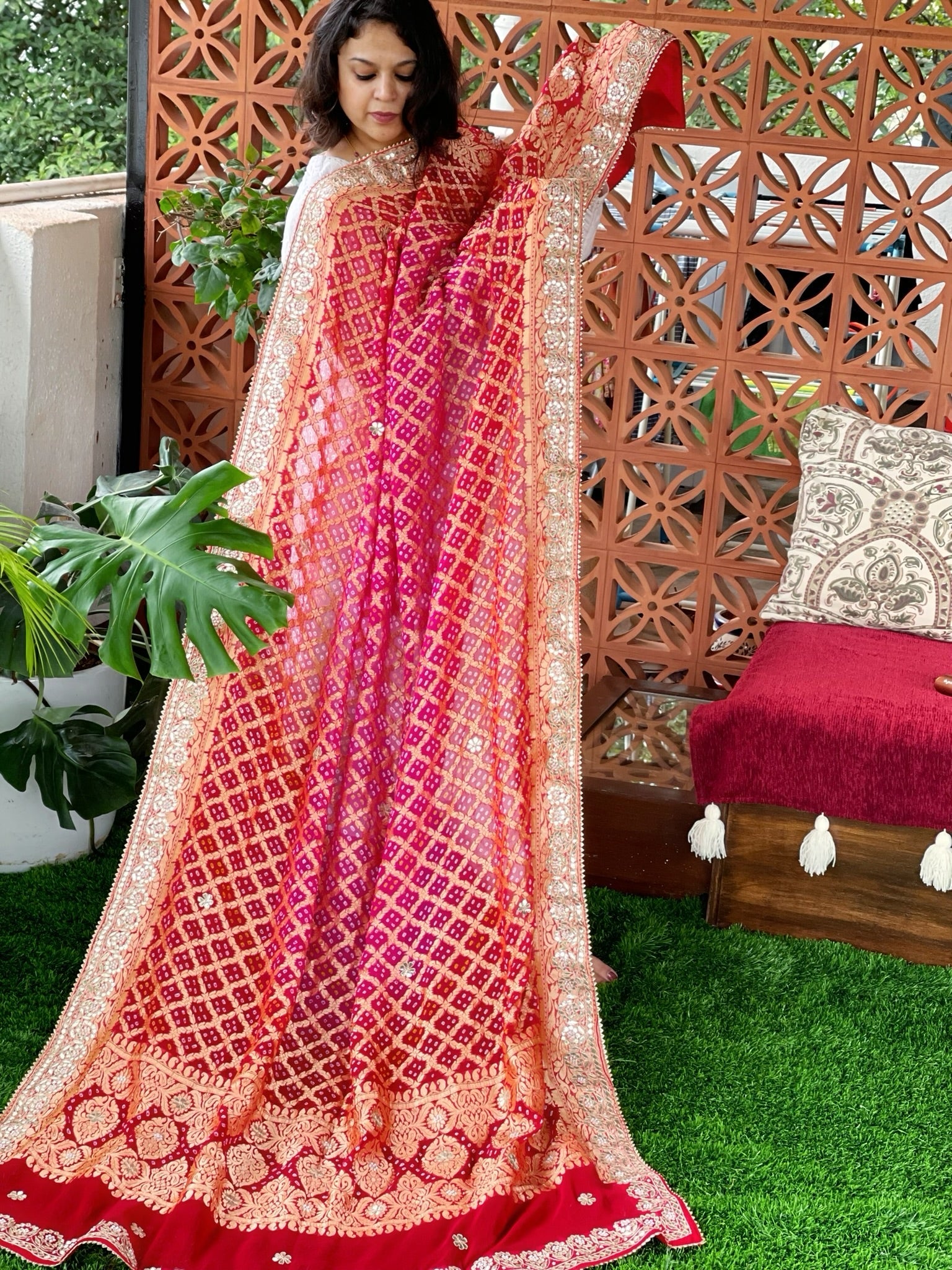 Pink, Red Handwoven NeemZari Bareek Bandhani with Gotapatti Handwork in Pure Georgette - Masakalee