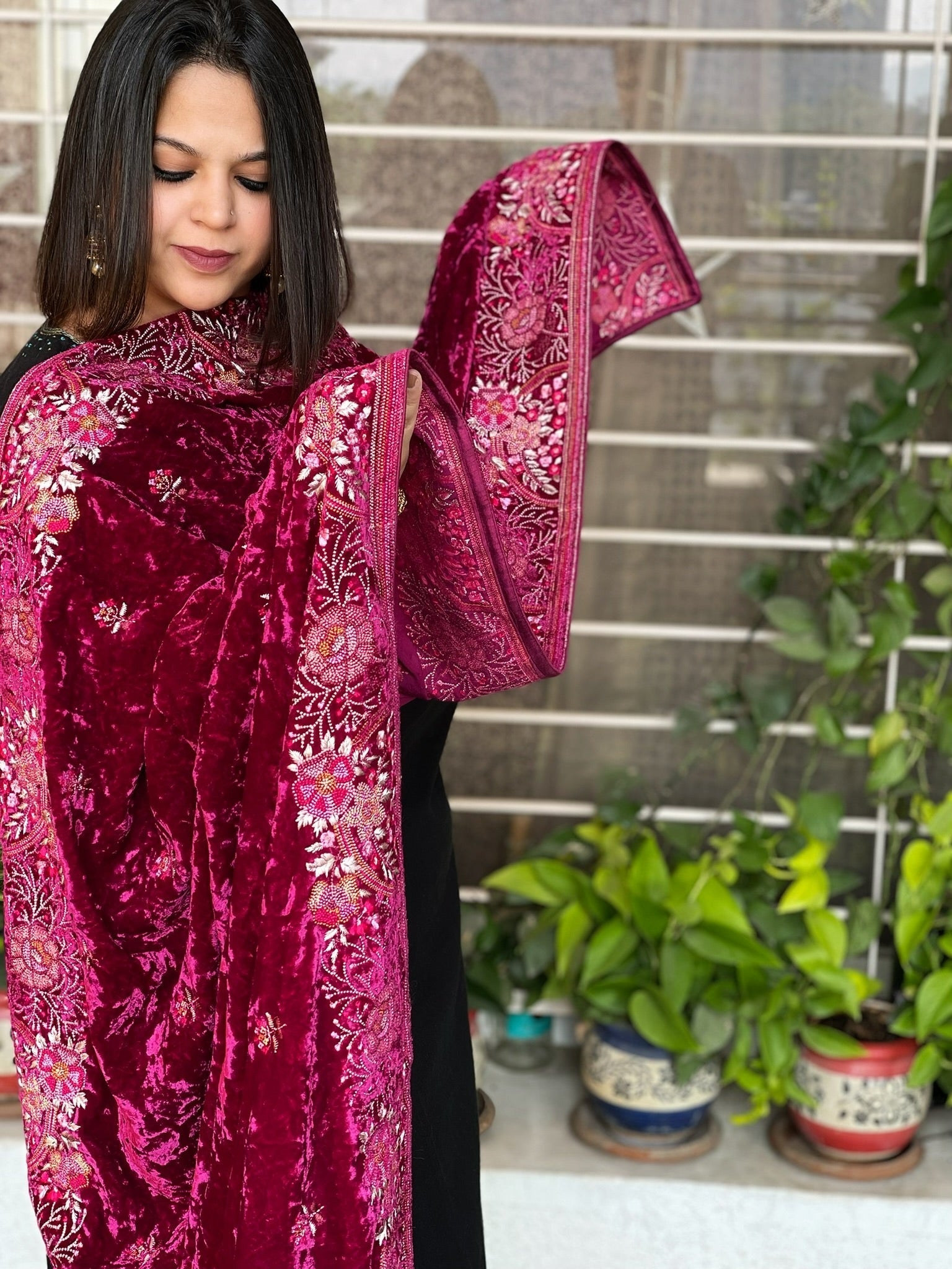 Pink Velvet Dupatta with Thread Embroidery - Masakalee