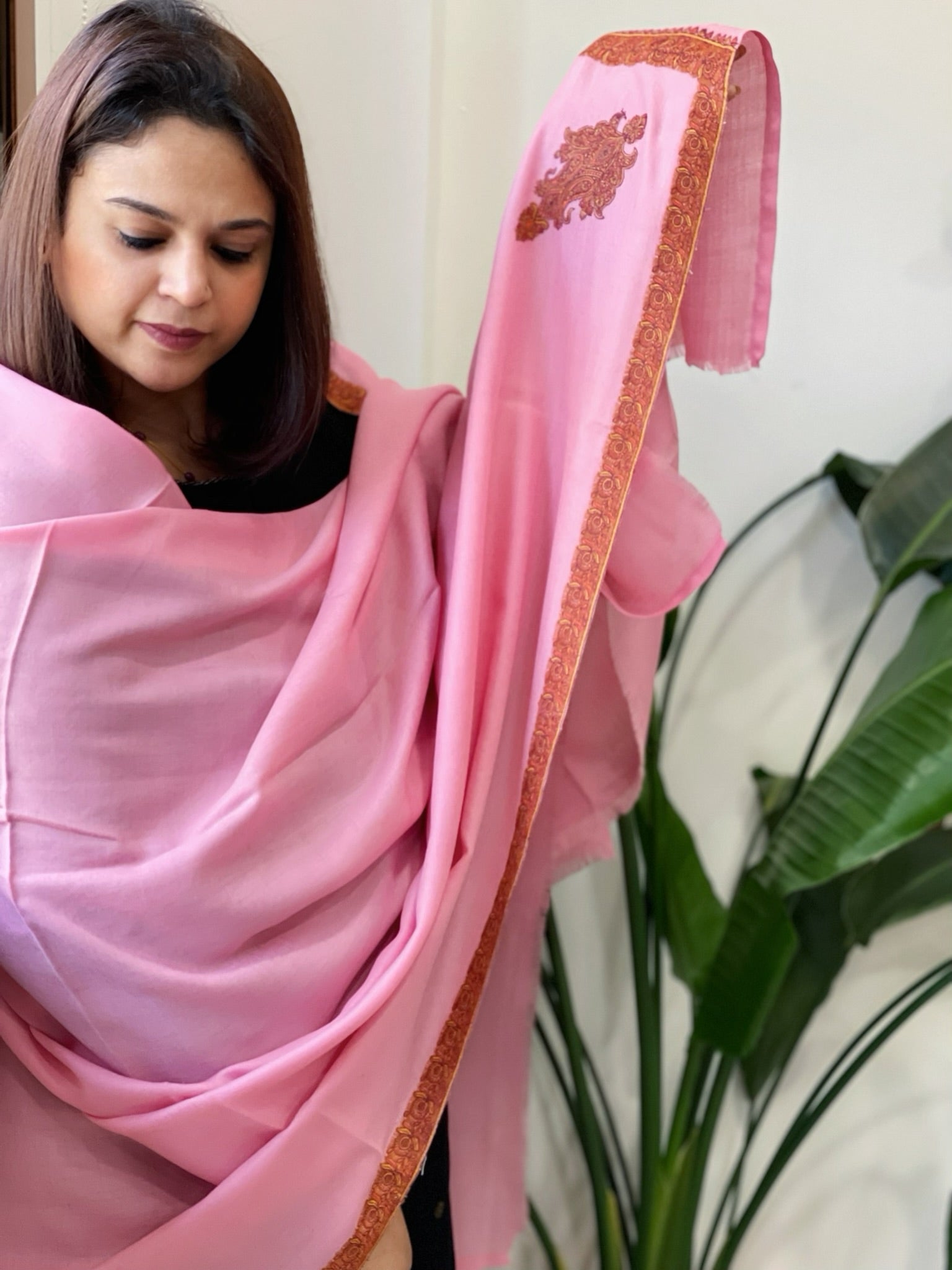 Pink Woven Pashmina Shawl with Thread Embroidery - Masakalee