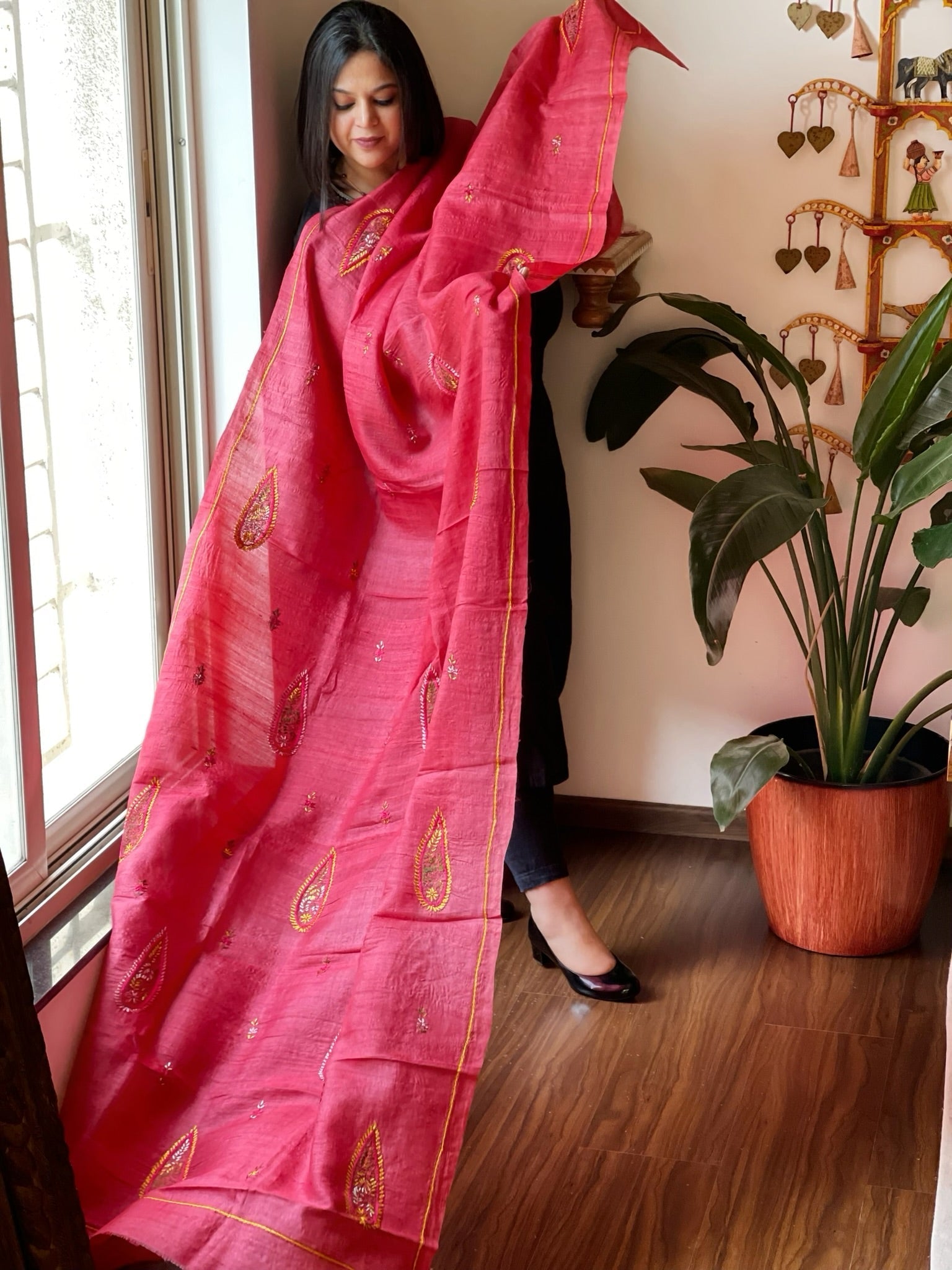 Pinkish Red Sozni Hand Embroidery Dupatta in Pure Tussar Silk - Masakalee