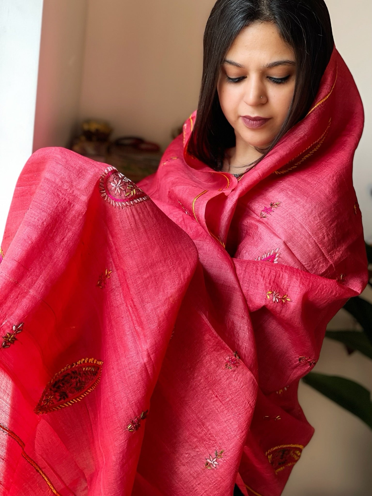 Pinkish Red Sozni Hand Embroidery Dupatta in Pure Tussar Silk - Masakalee