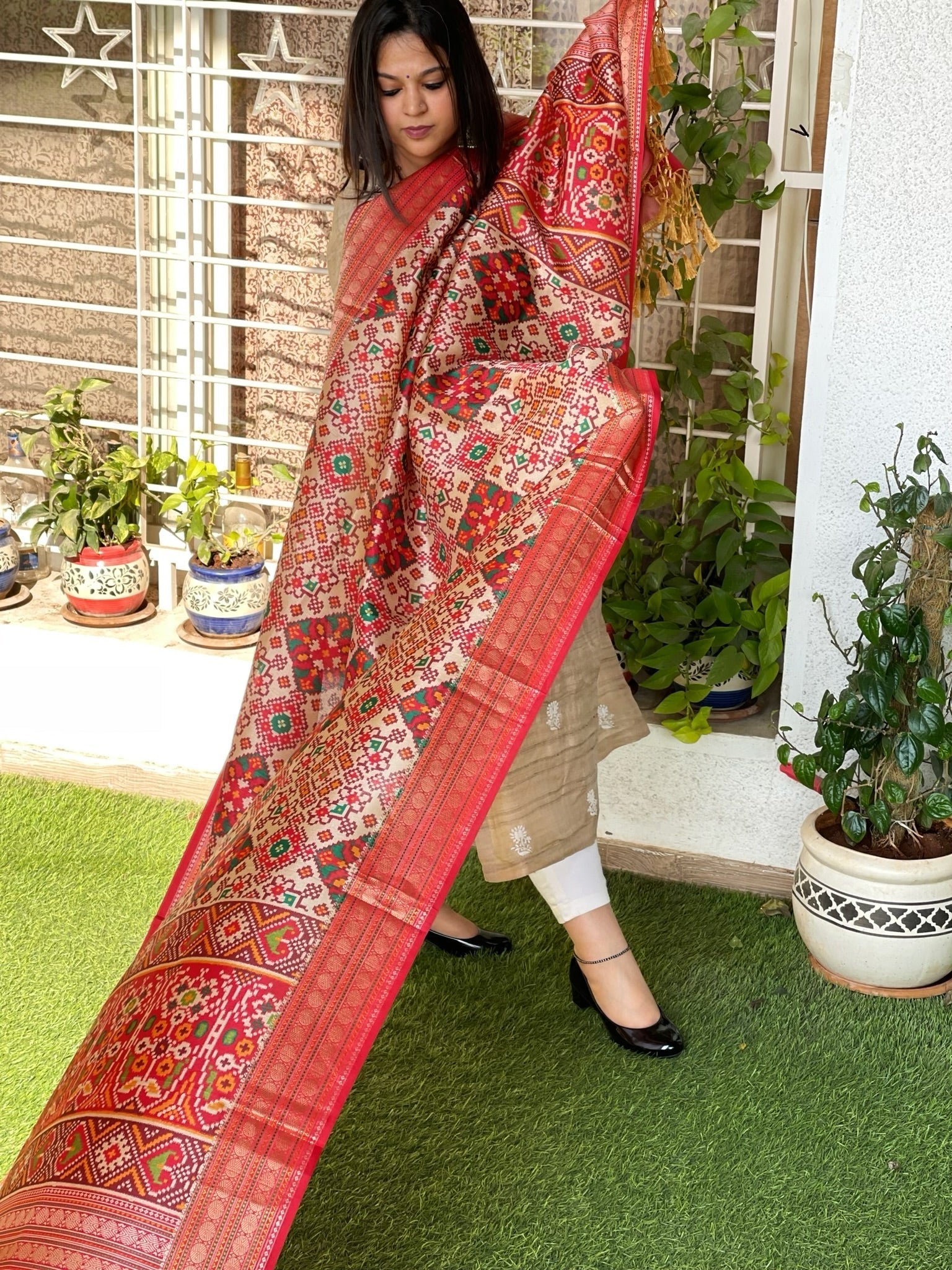 Printed Patola Dupatta in Fine Art Silk - Masakalee