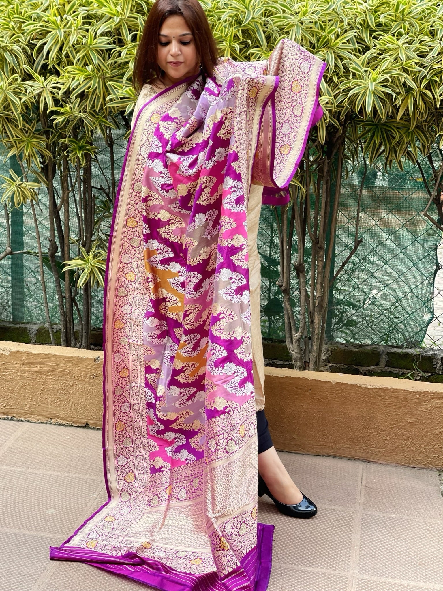Purple Handwoven Banarasi Rangkhat Dupatta in Pure Katan Silk - Masakalee
