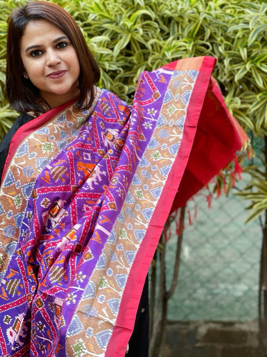 Purple Handwoven Ikat Patola Dupatta in Pure Silk - Masakalee