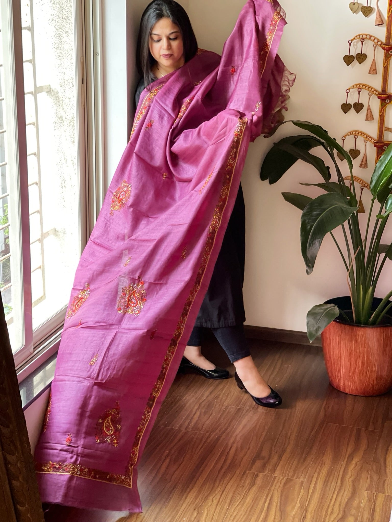 Purple Sozni Hand Embroidery Dupatta in Pure Tussar Silk - Masakalee