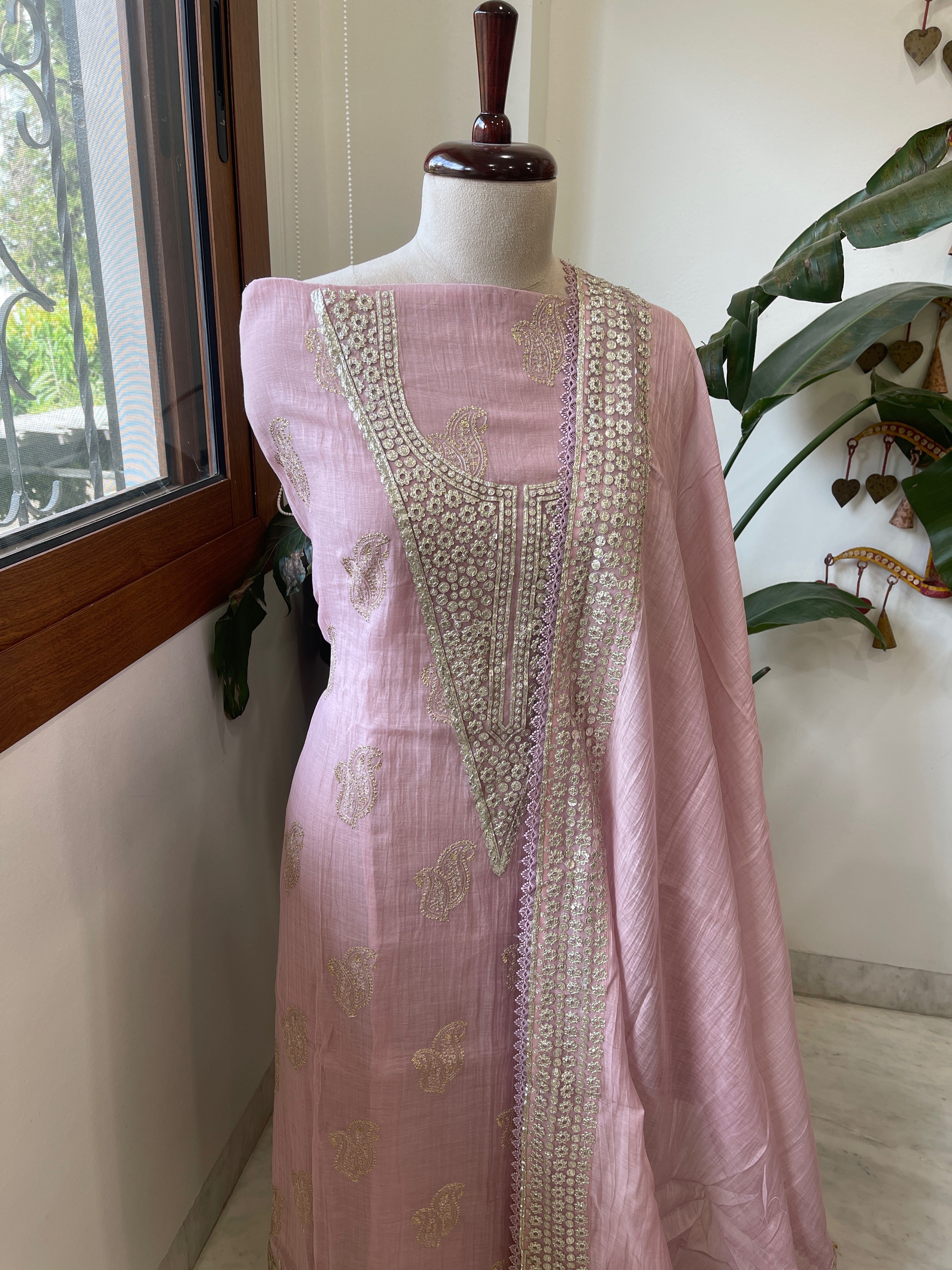 Purplish Pink Gota Applique Suit Set in Pure Mul Chanderi - Masakalee