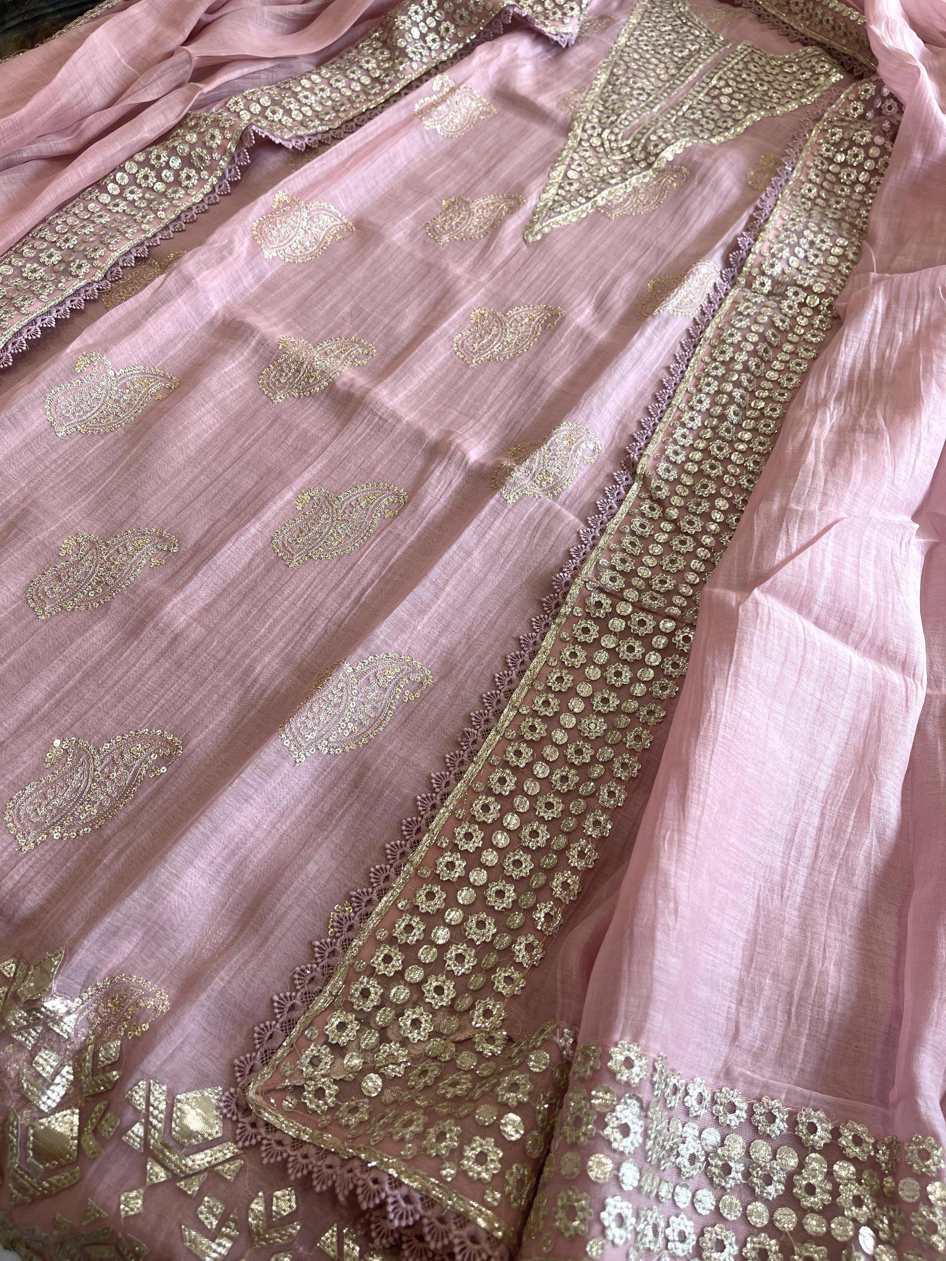 Purplish Pink Gota Applique Suit Set in Pure Mul Chanderi - Masakalee