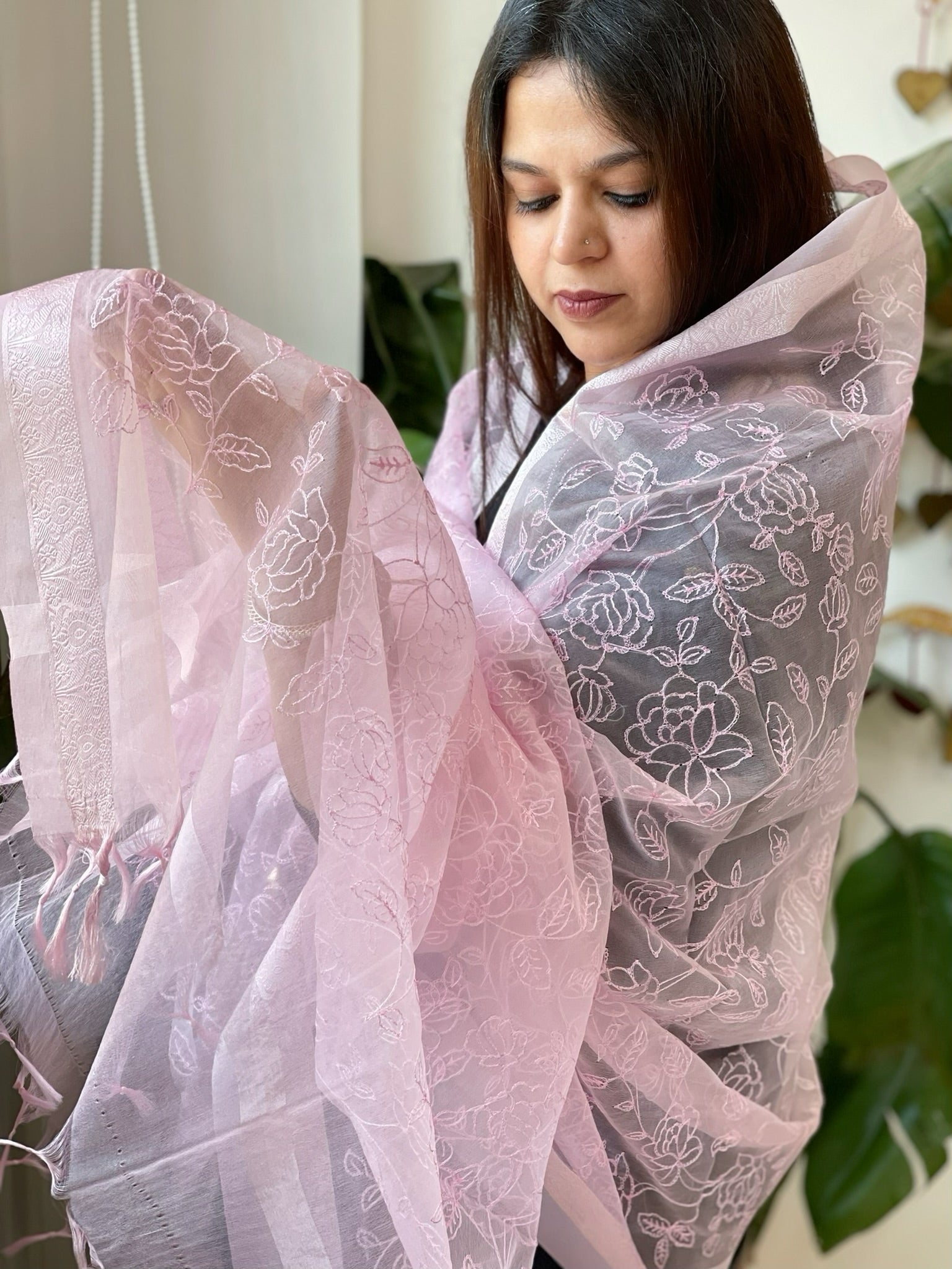 Purplish Pink Organza Dupatta with Thread Jaal Embroidery - Masakalee