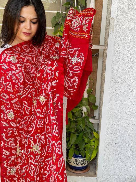 Red Bandhani Dupatta with Gotapatti Handwork in Pure Silk - Masakalee