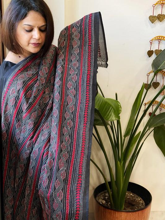 Red, Black Handmade Kantha Dupatta in Silk - Masakalee