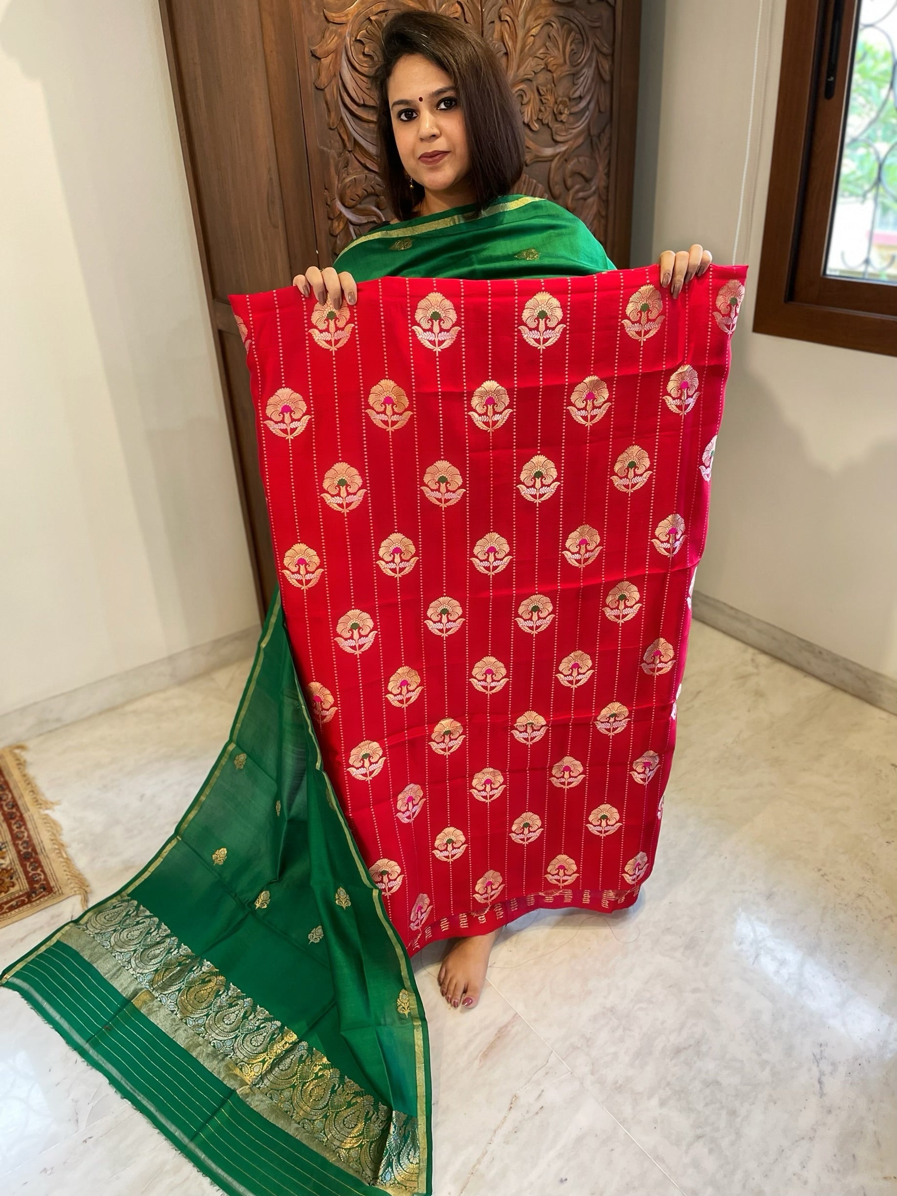 Red Designer Handwoven Kadwa Banarasi Suit Set in Pure Silk - Masakalee