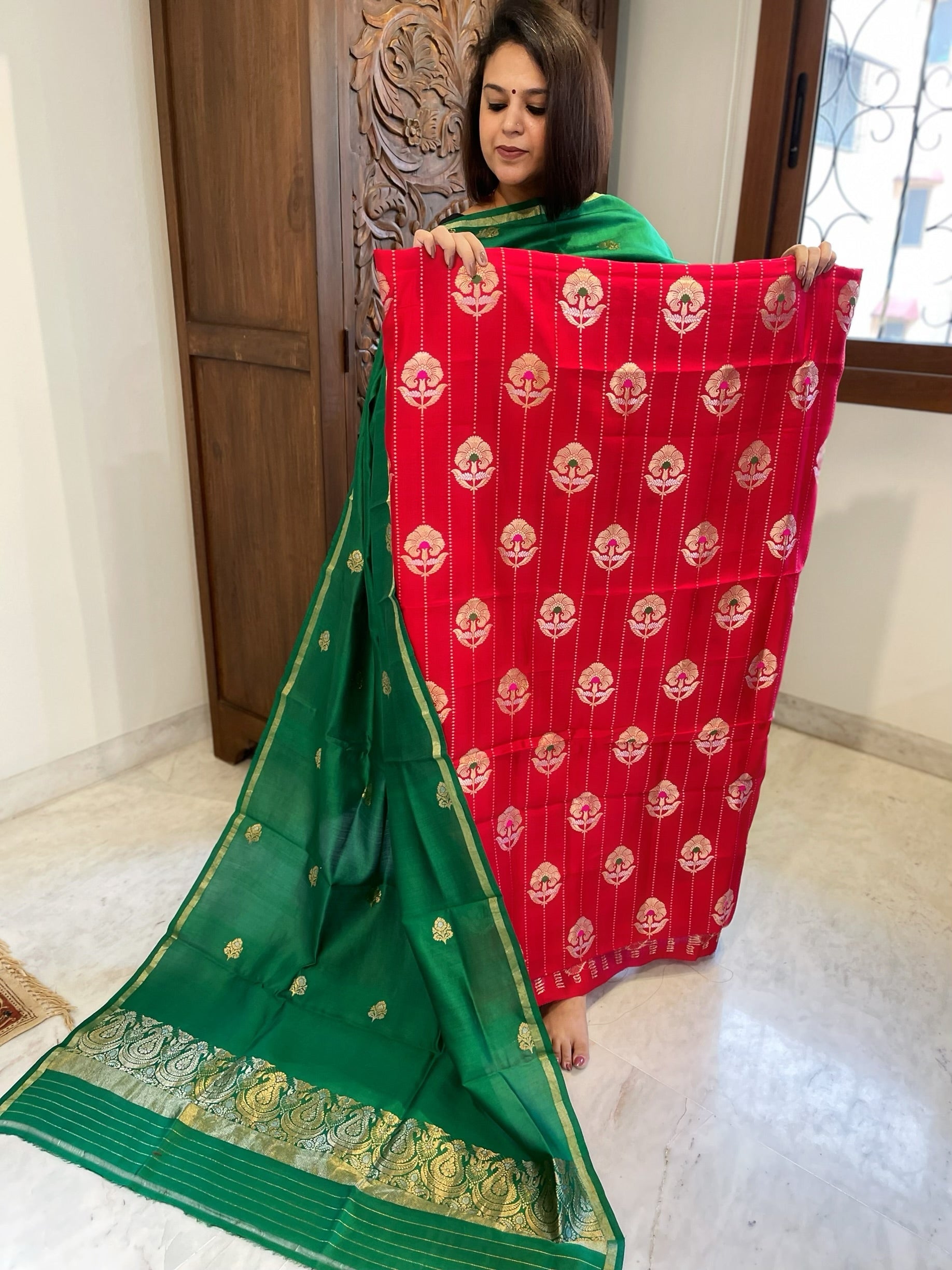 Red Designer Handwoven Kadwa Banarasi Suit Set in Pure Silk - Masakalee