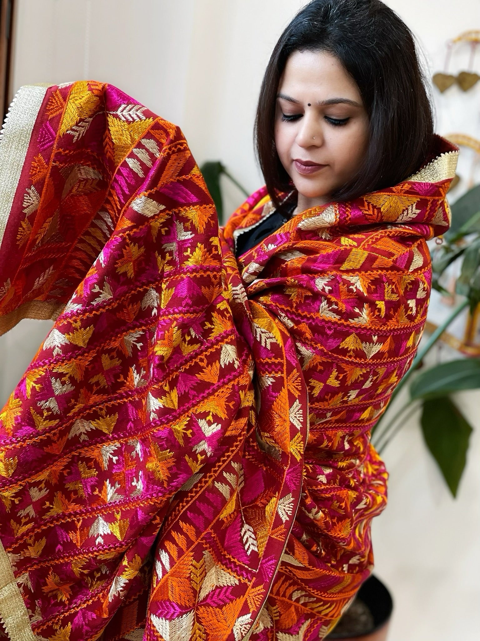 Red Designer Phulkari Dupatta in Khaddar Cotton - Masakalee