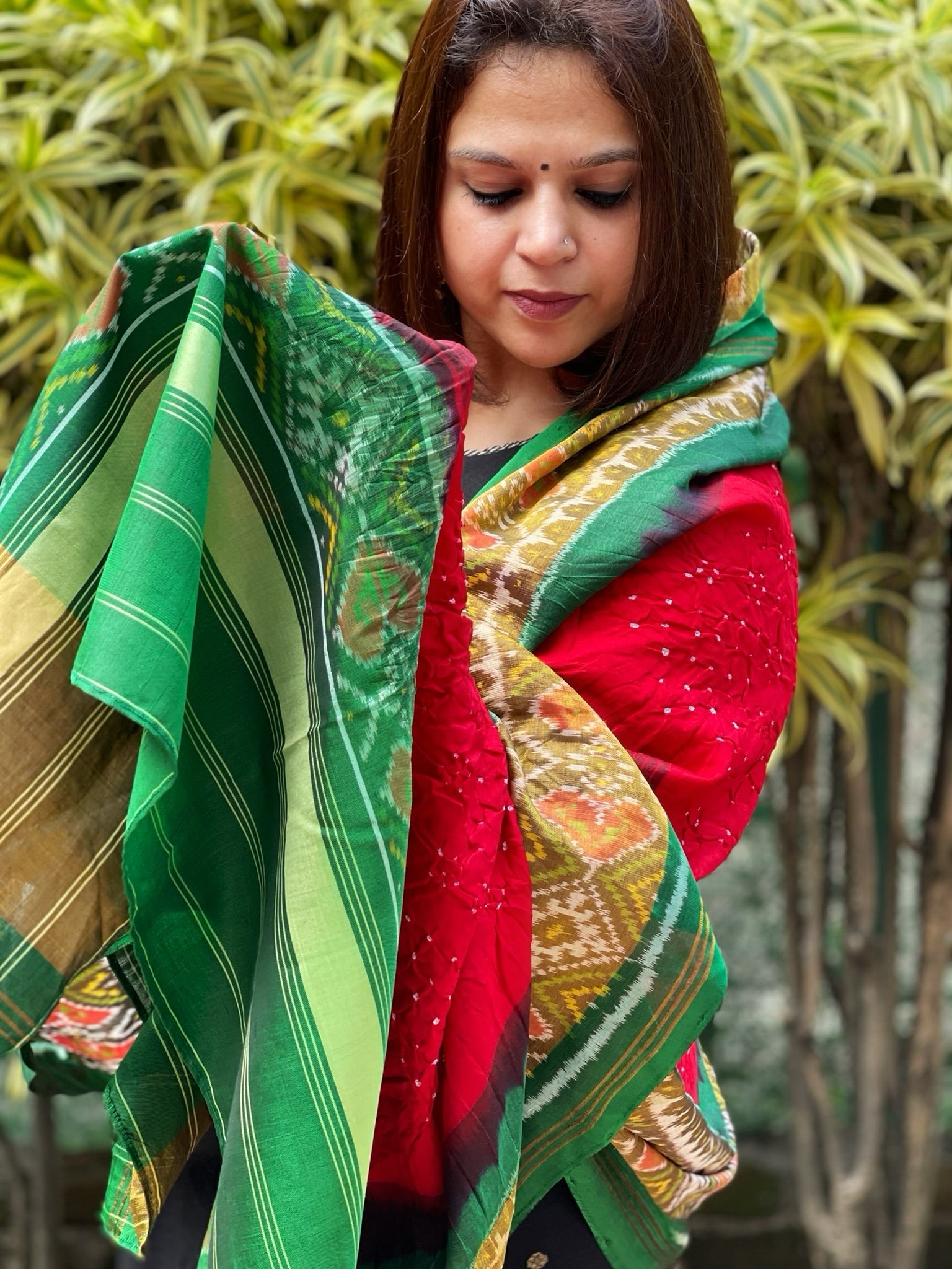 Red, Green Handwoven Patola with Rai Bandhej Dupatta in Pure Silk - Masakalee
