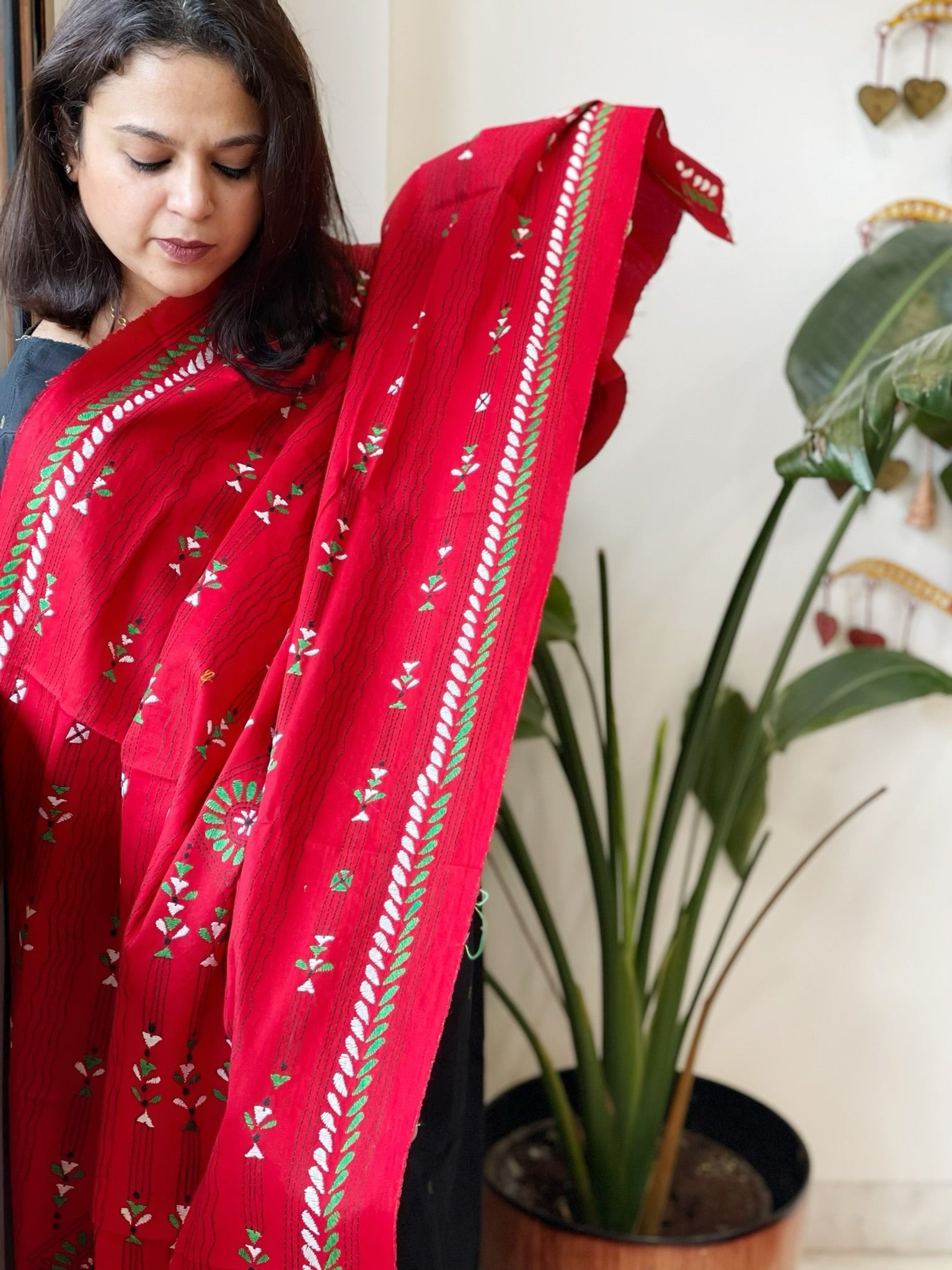 Red Handmade Kantha Dupatta in Pure Cotton - Masakalee