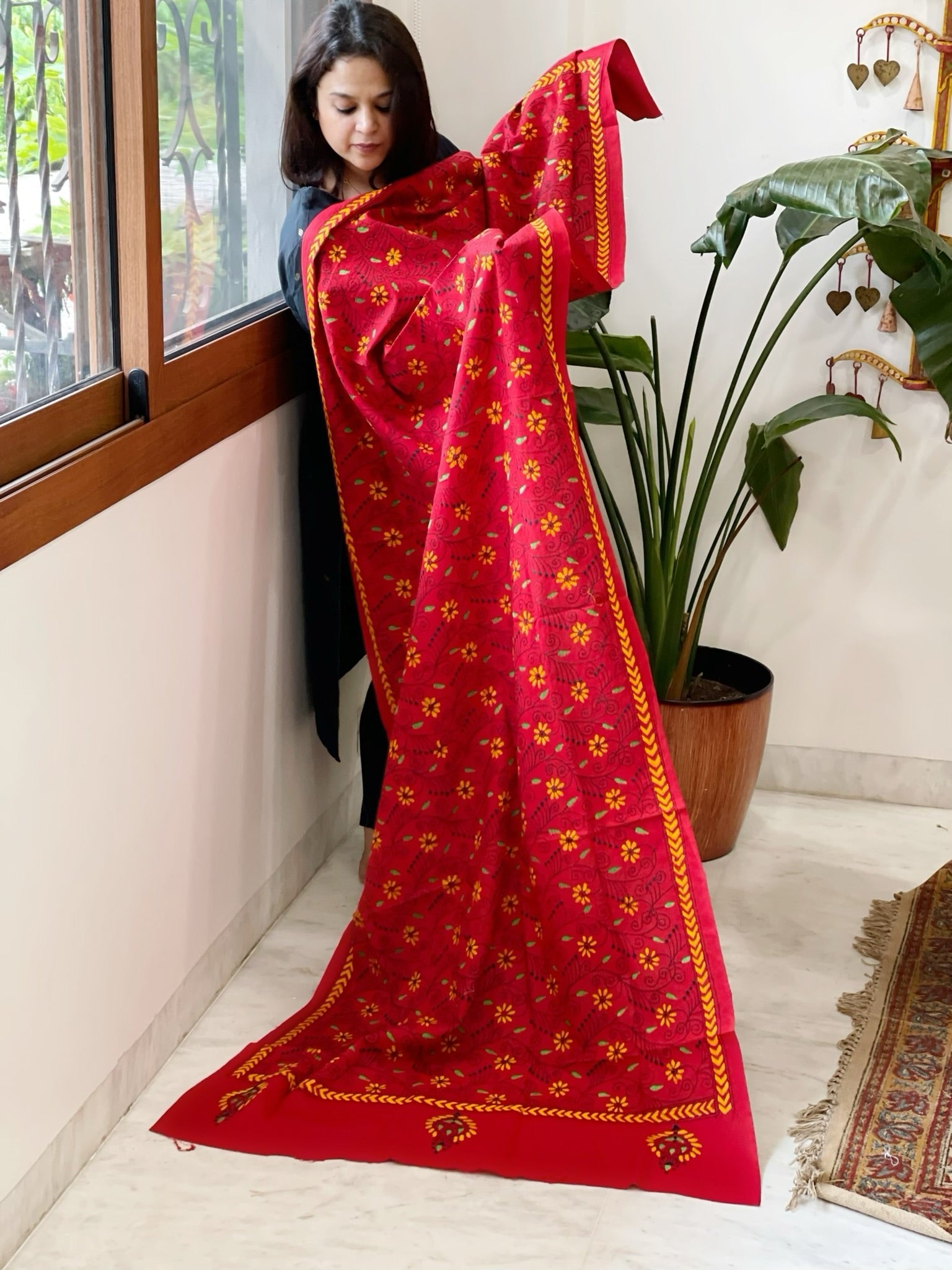 Red Handmade Kantha Dupatta in Pure Cotton - Masakalee