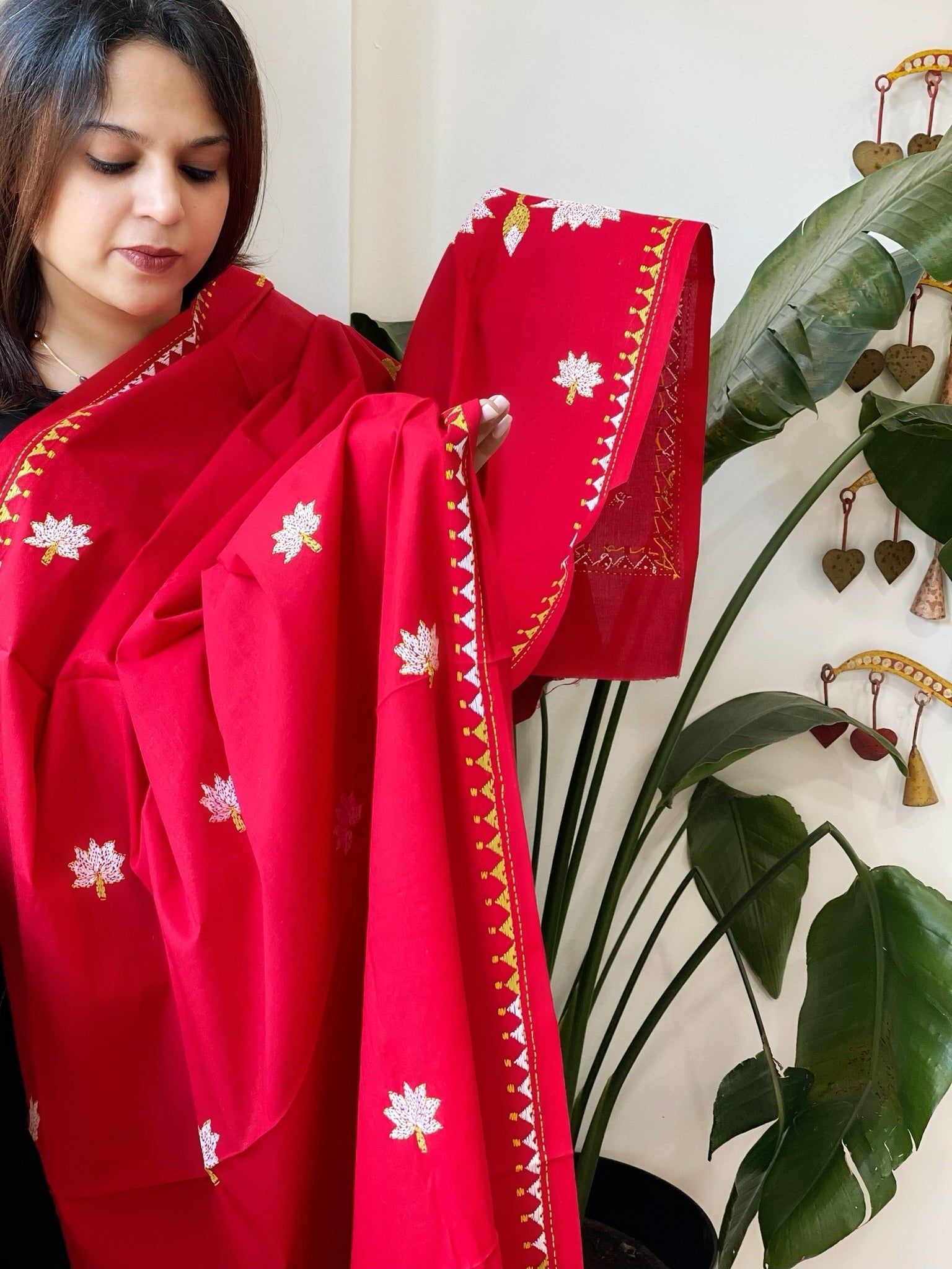 Red Handmade Kantha Dupatta in Pure Cotton - Masakalee