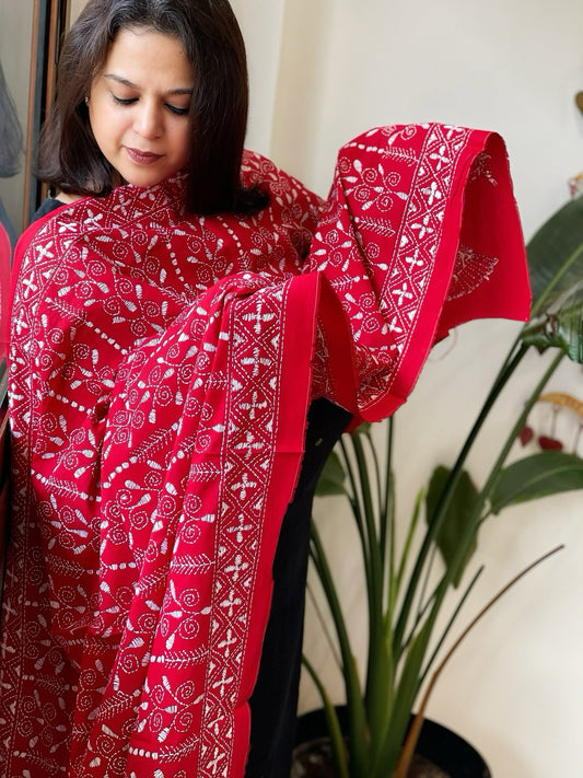 Red Handmade Kantha Dupatta in Pure Cotton - Masakalee