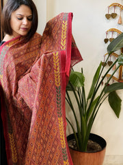 Red Handmade Kantha Dupatta in Silk - Masakalee