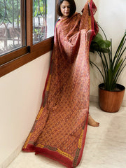 Red Handmade Kantha Dupatta in Silk - Masakalee